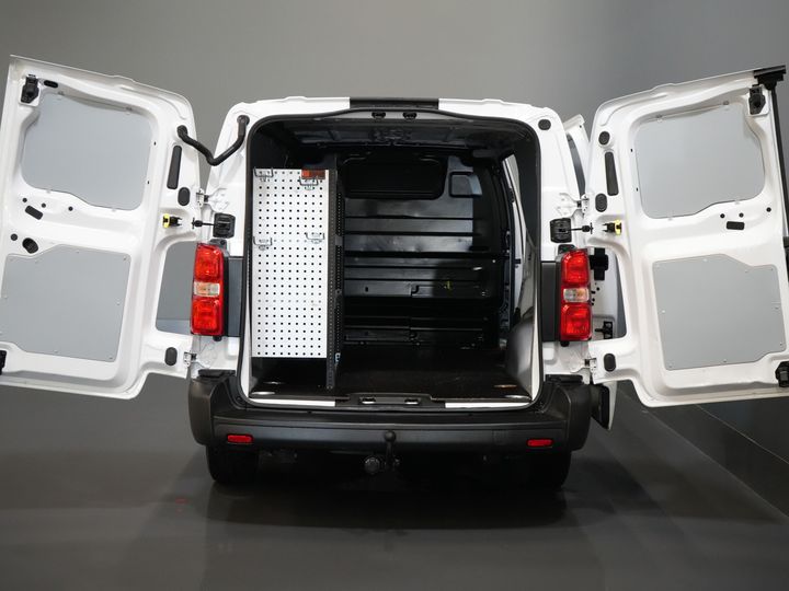 Fiat Scudo Van 2.0 MJ 145 KM Aut. L3 Wnętrze/ Ogrzewanie postojowe/ Ogrzewanie siedzeń/ Tempomat/ Klimatyzacja/ Hak holowniczy