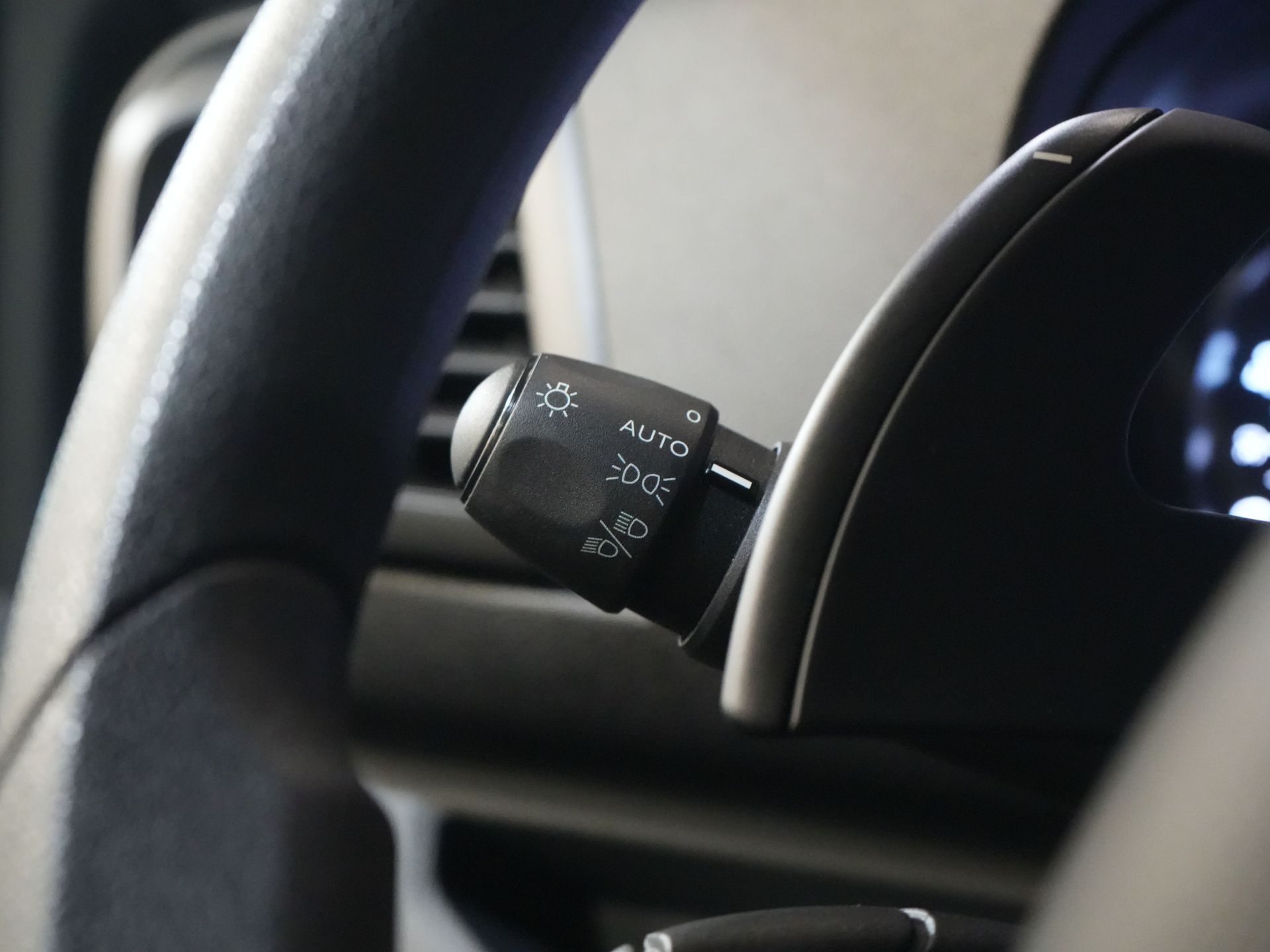 Fiat Scudo Van 2.0 MJ 145 KM Aut. L3 Wnętrze/ Ogrzewanie postojowe/ Ogrzewanie siedzeń/ Tempomat/ Klimatyzacja/ Hak holowniczy