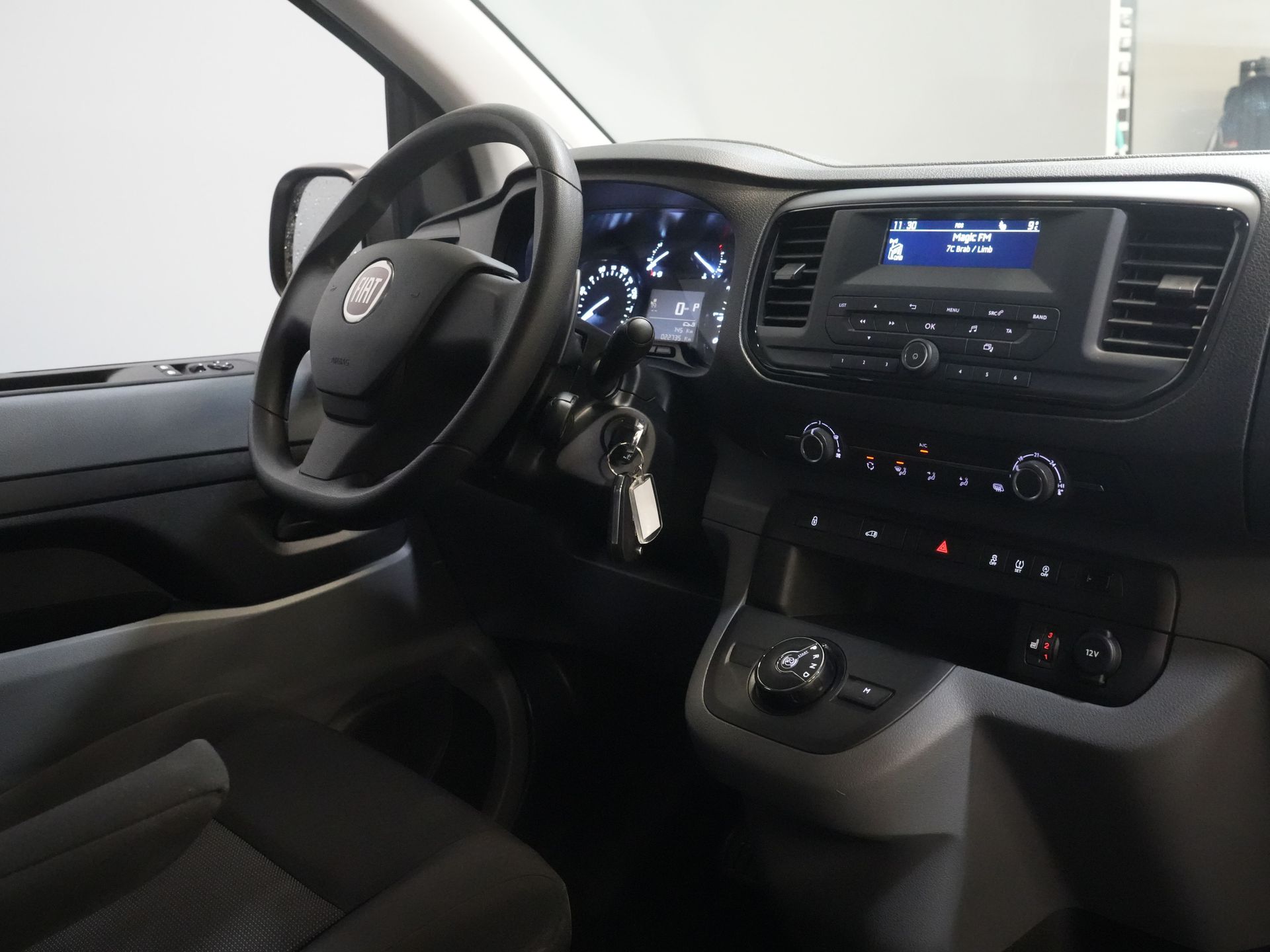 Fiat Scudo Van 2.0 MJ 145 KM Aut. L3 Wnętrze/ Ogrzewanie postojowe/ Ogrzewanie siedzeń/ Tempomat/ Klimatyzacja/ Hak holowniczy