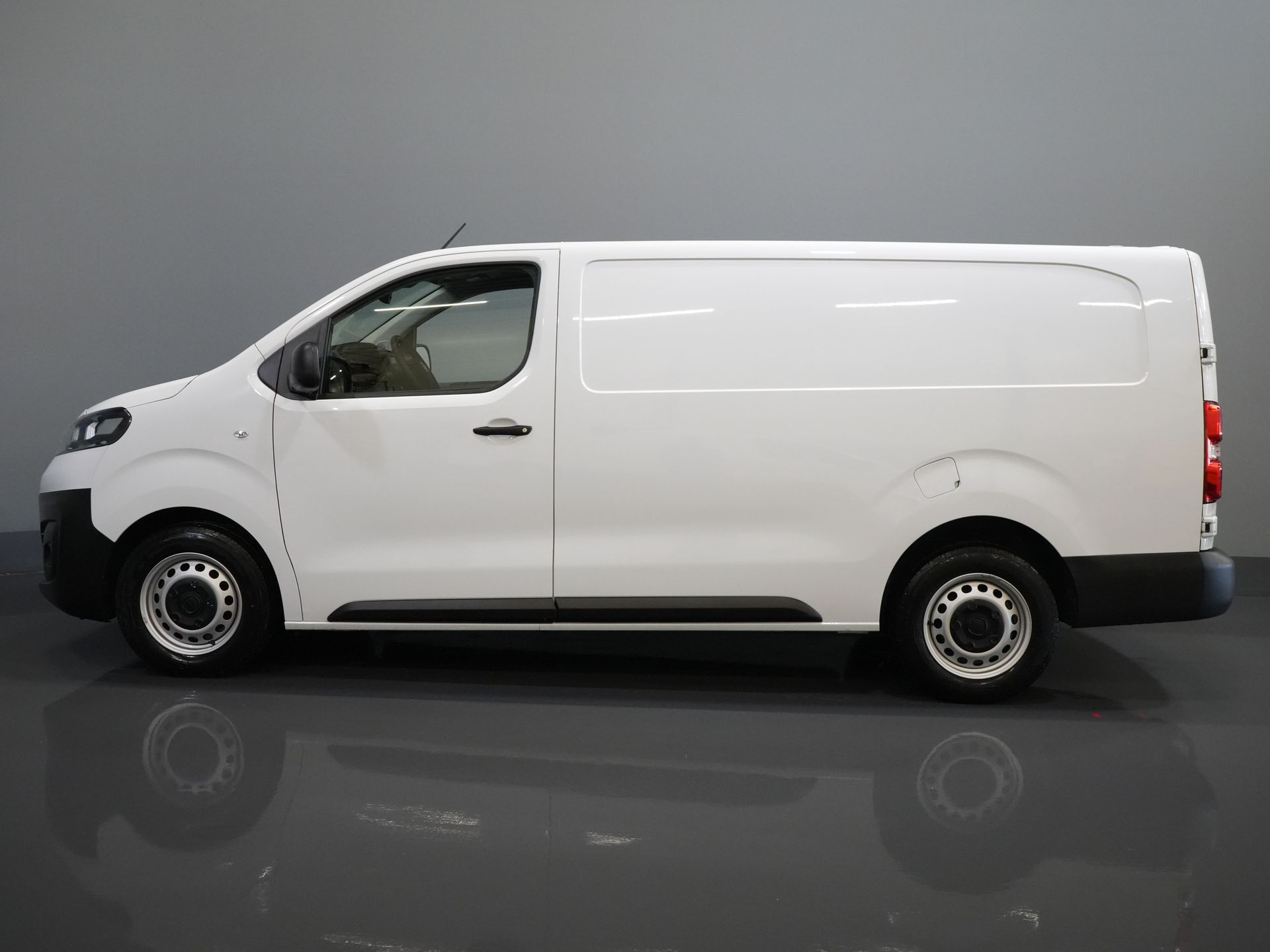 Fiat Scudo Van 2.0 MJ 145 KM Aut. L3 Wnętrze/ Ogrzewanie postojowe/ Ogrzewanie siedzeń/ Tempomat/ Klimatyzacja/ Hak holowniczy