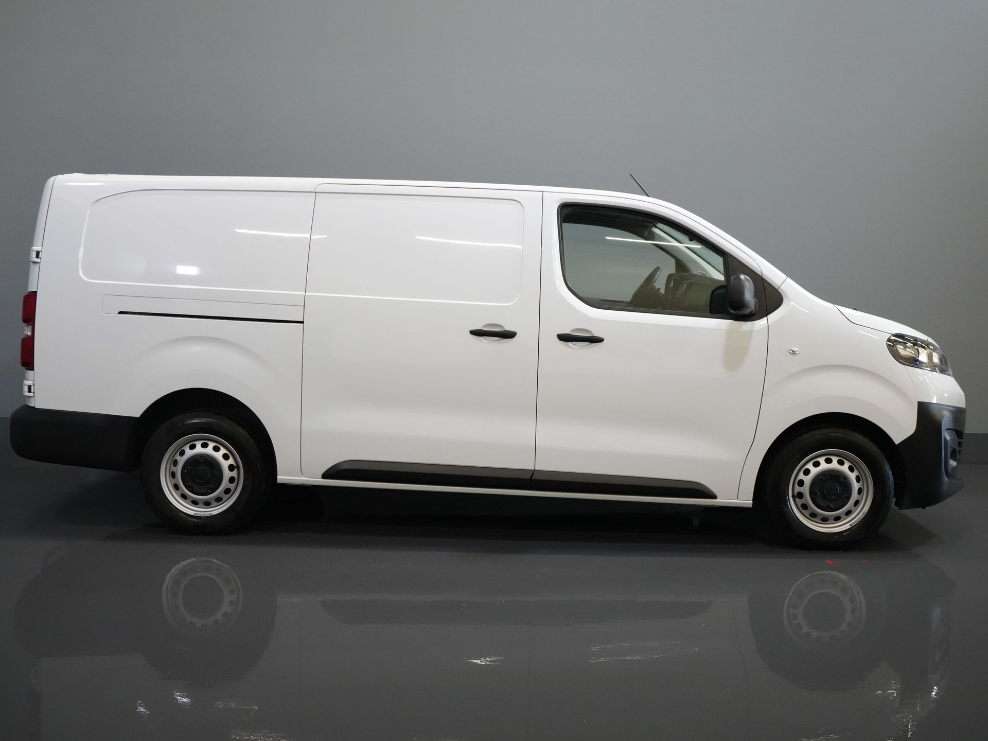 Fiat Scudo Van 2.0 MJ 145 KM Aut. L3 Wnętrze/ Ogrzewanie postojowe/ Ogrzewanie siedzeń/ Tempomat/ Klimatyzacja/ Hak holowniczy