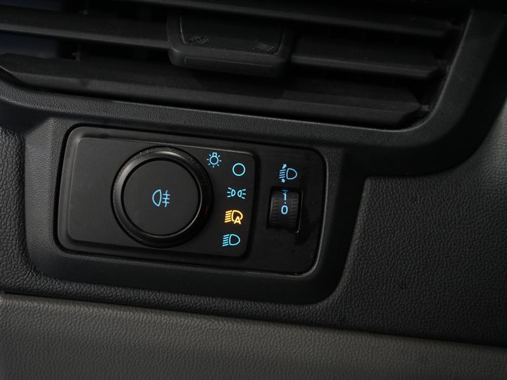 Ford Transit Custom Van 2.0 TDCI 135 cv LED/ Carplay/ 2.8t Remolqueverm./ Direcciónverm./ Stoelverw./ Clima/ Cámara/ Crucero/ PDC