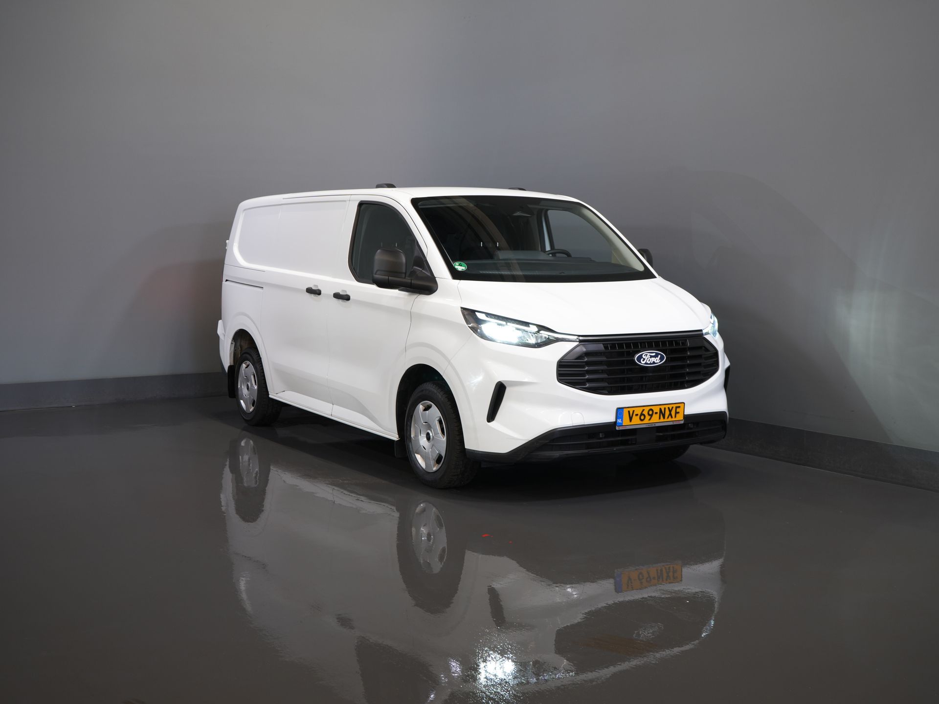Ford Transit Custom Van 2.0 TDCI 135 cv LED/ Carplay/ 2.8t Remolqueverm./ Direcciónverm./ Stoelverw./ Clima/ Cámara/ Crucero/ PDC