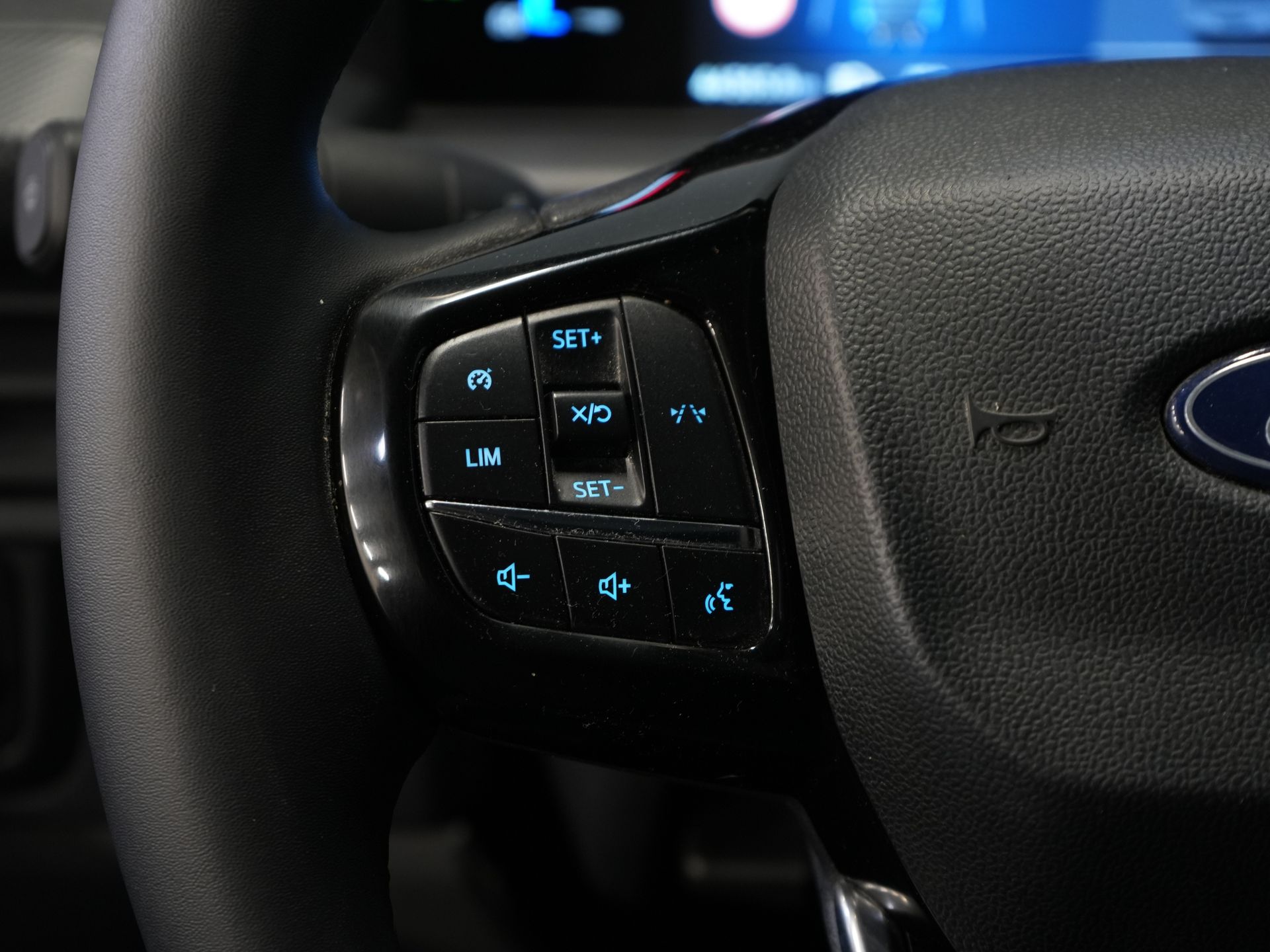 Ford Transit Custom Van 2.0 TDCI 135 cv LED/ Carplay/ 2.8t Remolqueverm./ Direcciónverm./ Stoelverw./ Clima/ Cámara/ Crucero/ PDC