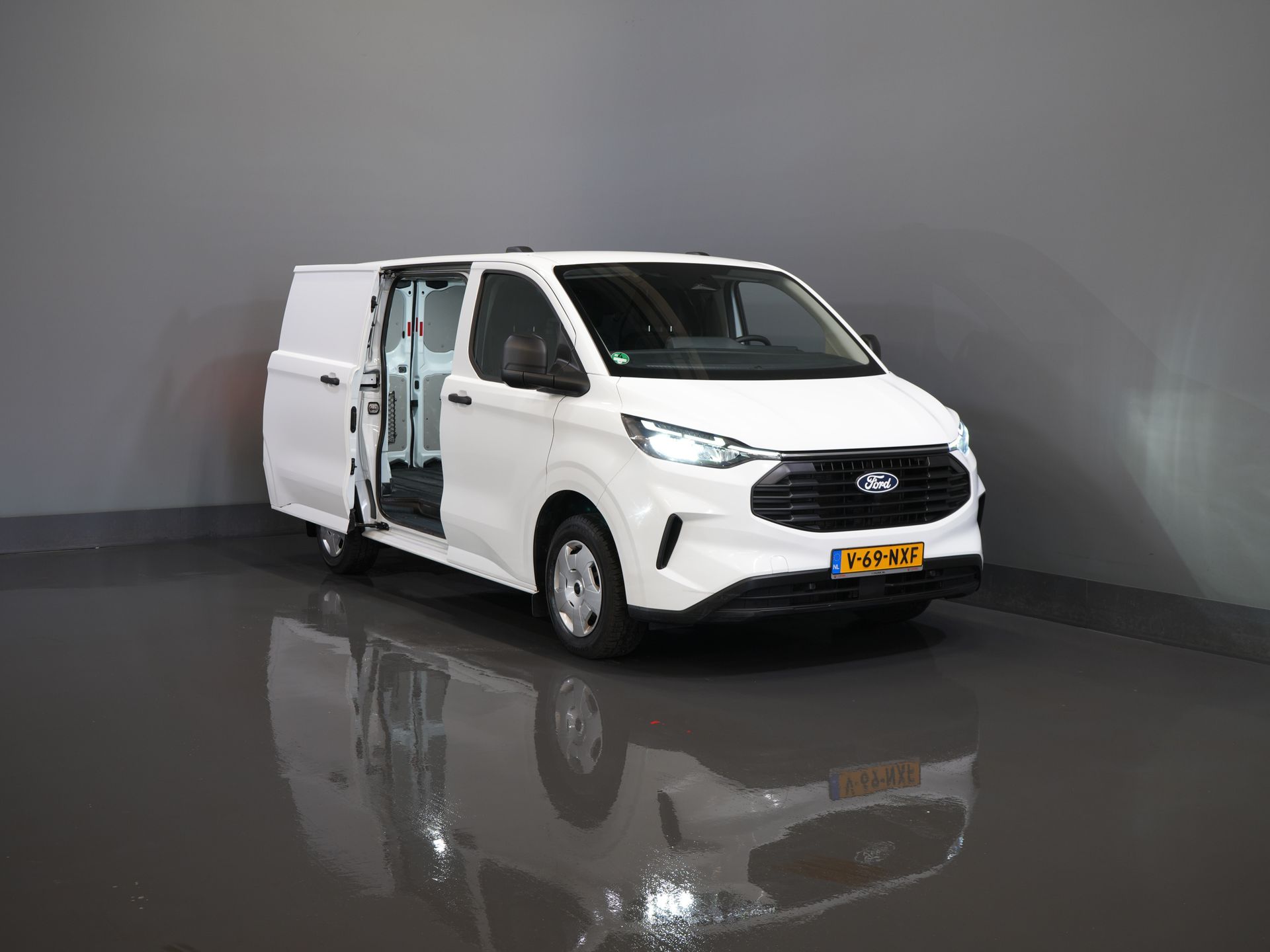 Ford Transit Custom Van 2.0 TDCI 135 cv LED/ Carplay/ 2.8t Remolqueverm./ Direcciónverm./ Stoelverw./ Clima/ Cámara/ Crucero/ PDC