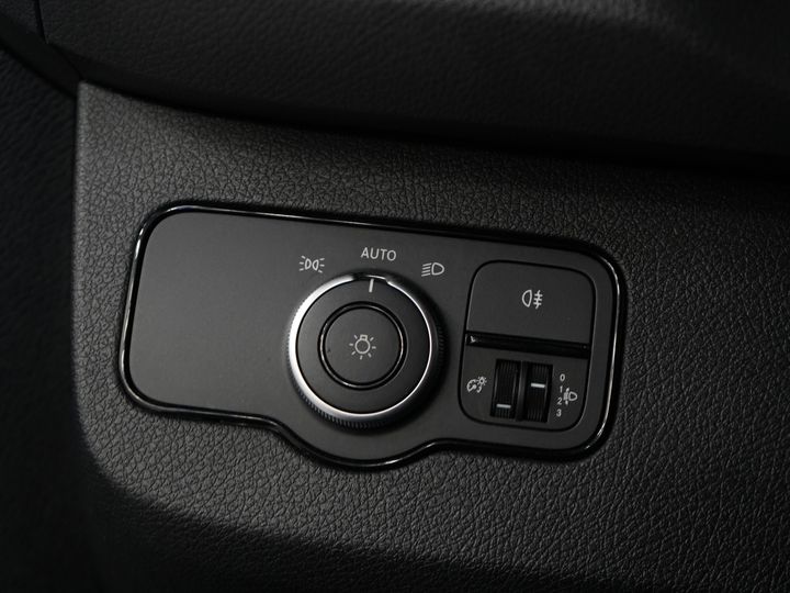 Mercedes-Benz Sprinter Furgoneta 317 CDI Aut. L2H2 3.5t Trekverm./ Gev.Stoel/ Standkachel/ Carplay/ Camera/ Navi/ Cruise/ DAB/ LMV/ Sidebars/ Towbar