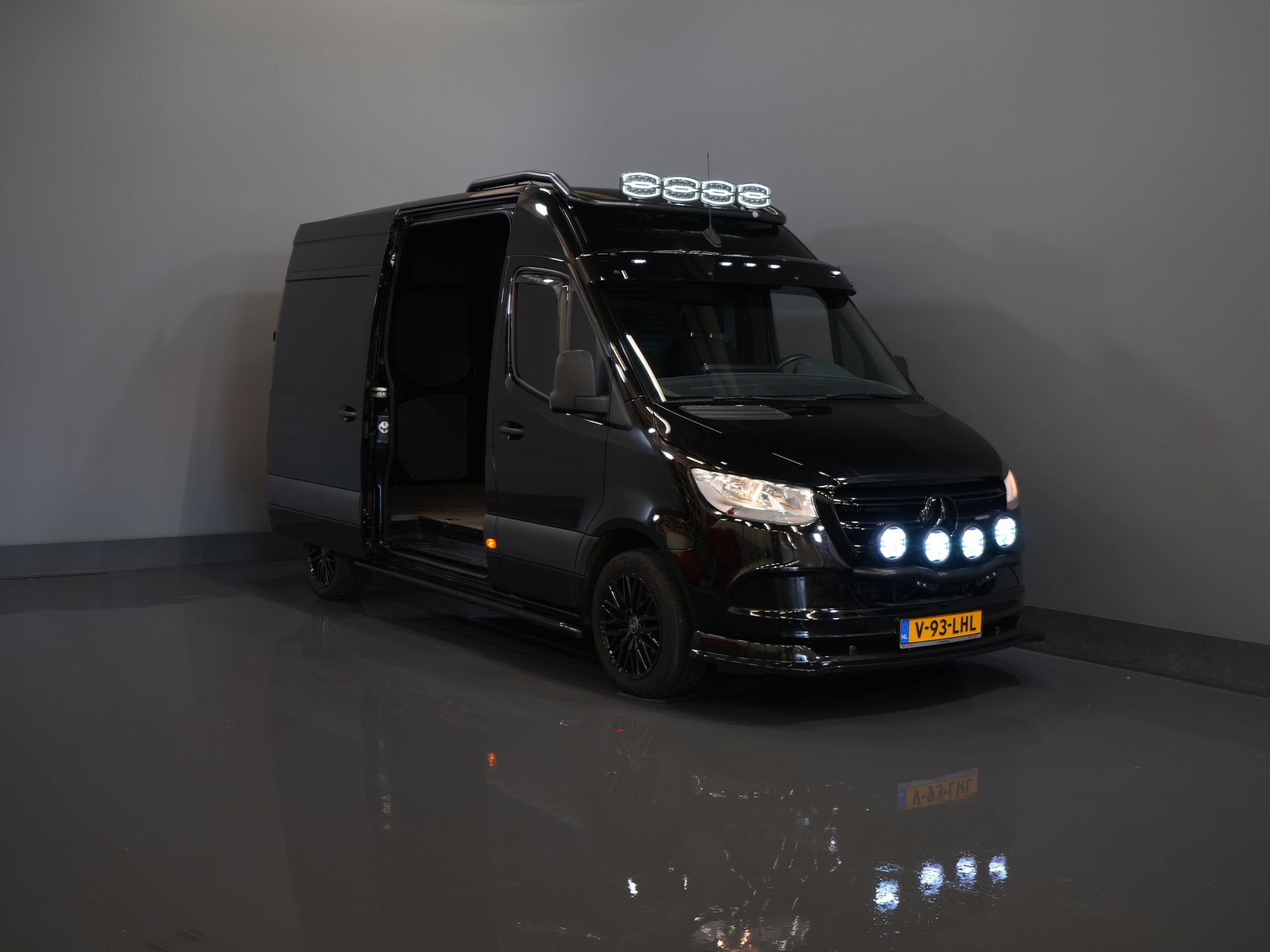 Mercedes-Benz Sprinter Furgoneta 317 CDI Aut. L2H2 3.5t Trekverm./ Gev.Stoel/ Standkachel/ Carplay/ Camera/ Navi/ Cruise/ DAB/ LMV/ Sidebars/ Towbar
