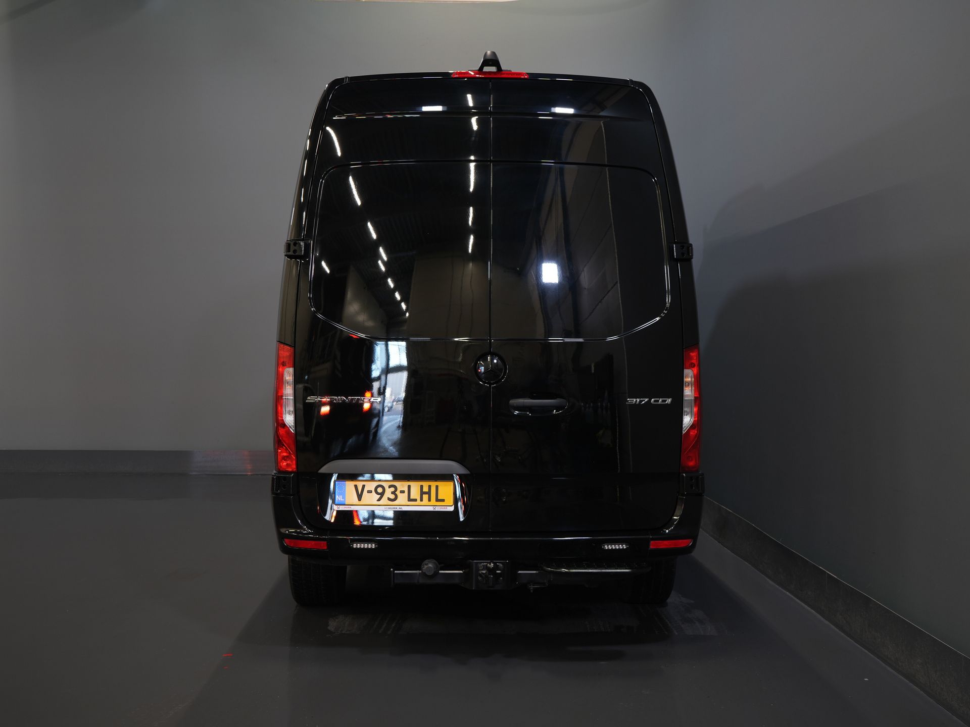 Mercedes-Benz Sprinter Furgoneta 317 CDI Aut. L2H2 3.5t Trekverm./ Gev.Stoel/ Standkachel/ Carplay/ Camera/ Navi/ Cruise/ DAB/ LMV/ Sidebars/ Towbar