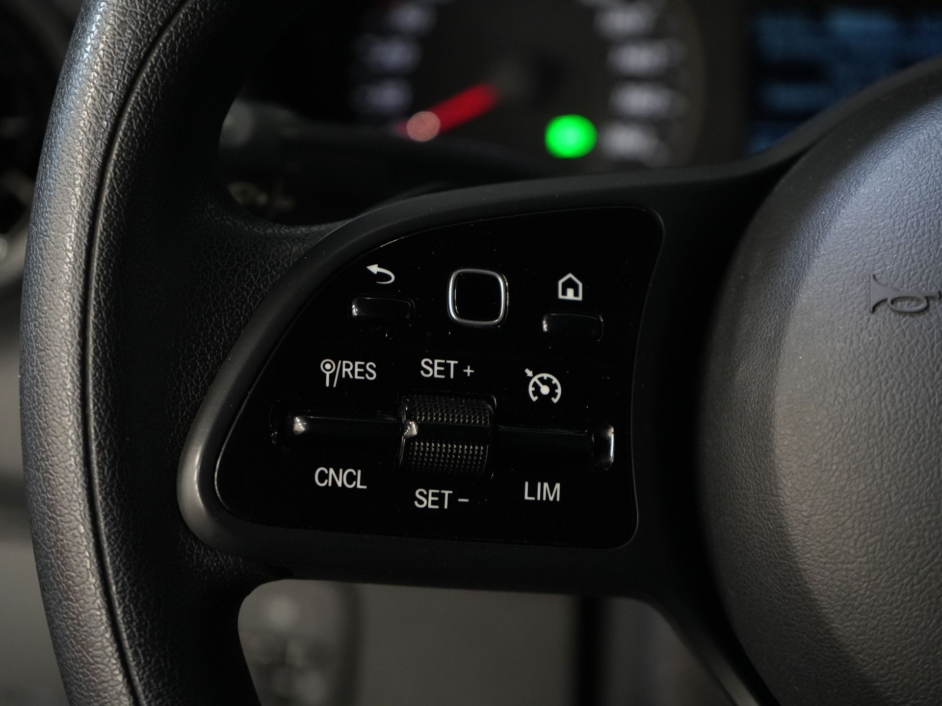 Mercedes-Benz Sprinter Furgoneta 317 CDI Aut. L2H2 3.5t Trekverm./ Gev.Stoel/ Standkachel/ Carplay/ Camera/ Navi/ Cruise/ DAB/ LMV/ Sidebars/ Towbar