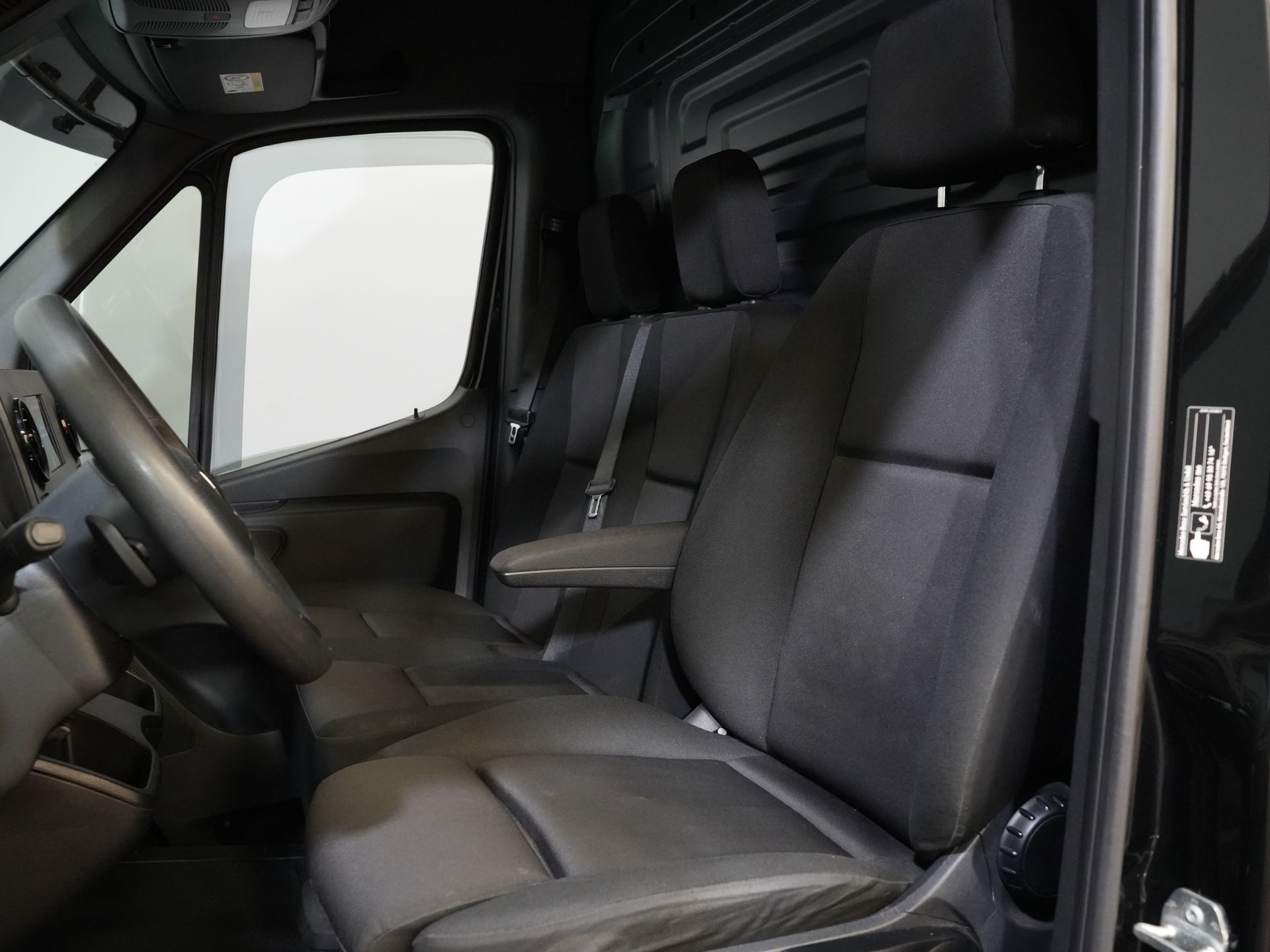 Mercedes-Benz Sprinter Furgoneta 317 CDI Aut. L2H2 3.5t Trekverm./ Gev.Stoel/ Standkachel/ Carplay/ Camera/ Navi/ Cruise/ DAB/ LMV/ Sidebars/ Towbar