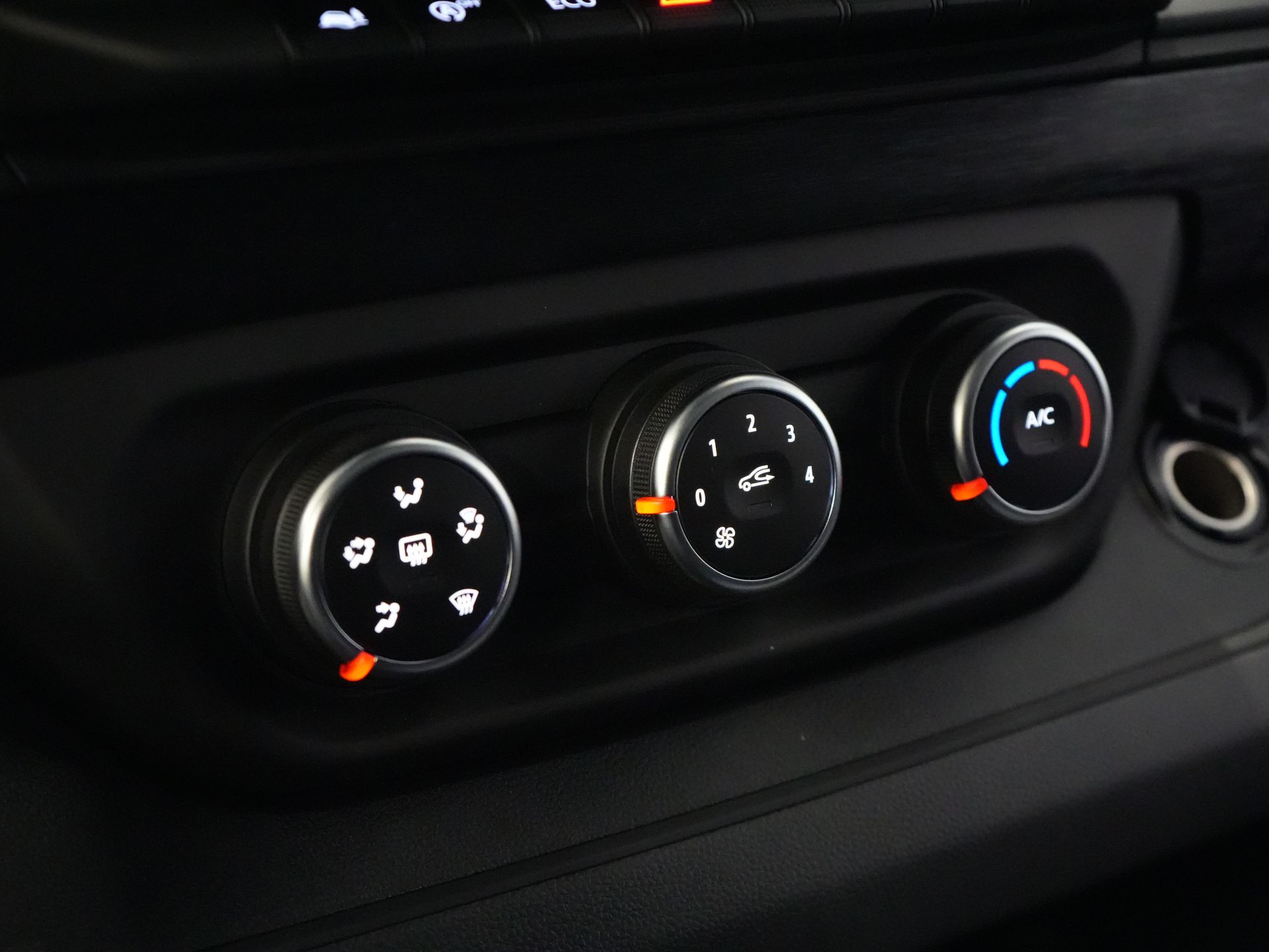 Renault Trafic Van 2.0 dCi 130 hp L2 BPM FREE! DC Doppelkabine LED/ 2x Schiebetür/ Navi/ Carplay/ Kamera/ PDC/ Tempomat