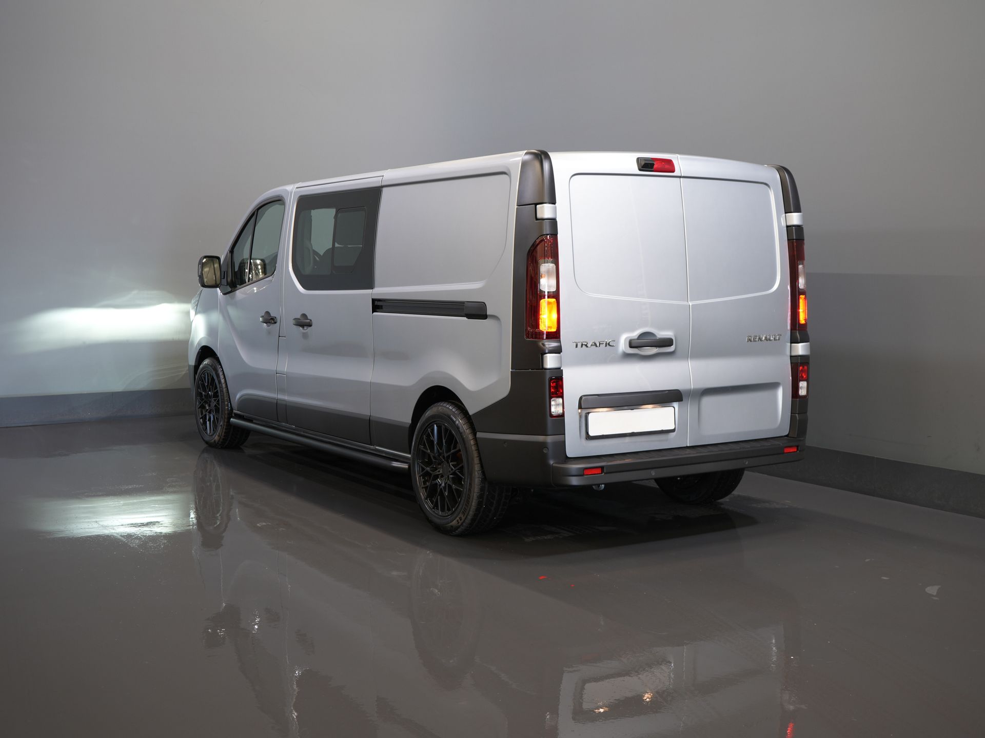 Renault Trafic Van 2.0 dCi 130 hp L2 BPM FREE! DC Doppelkabine LED/ 2x Schiebetür/ Navi/ Carplay/ Kamera/ PDC/ Tempomat