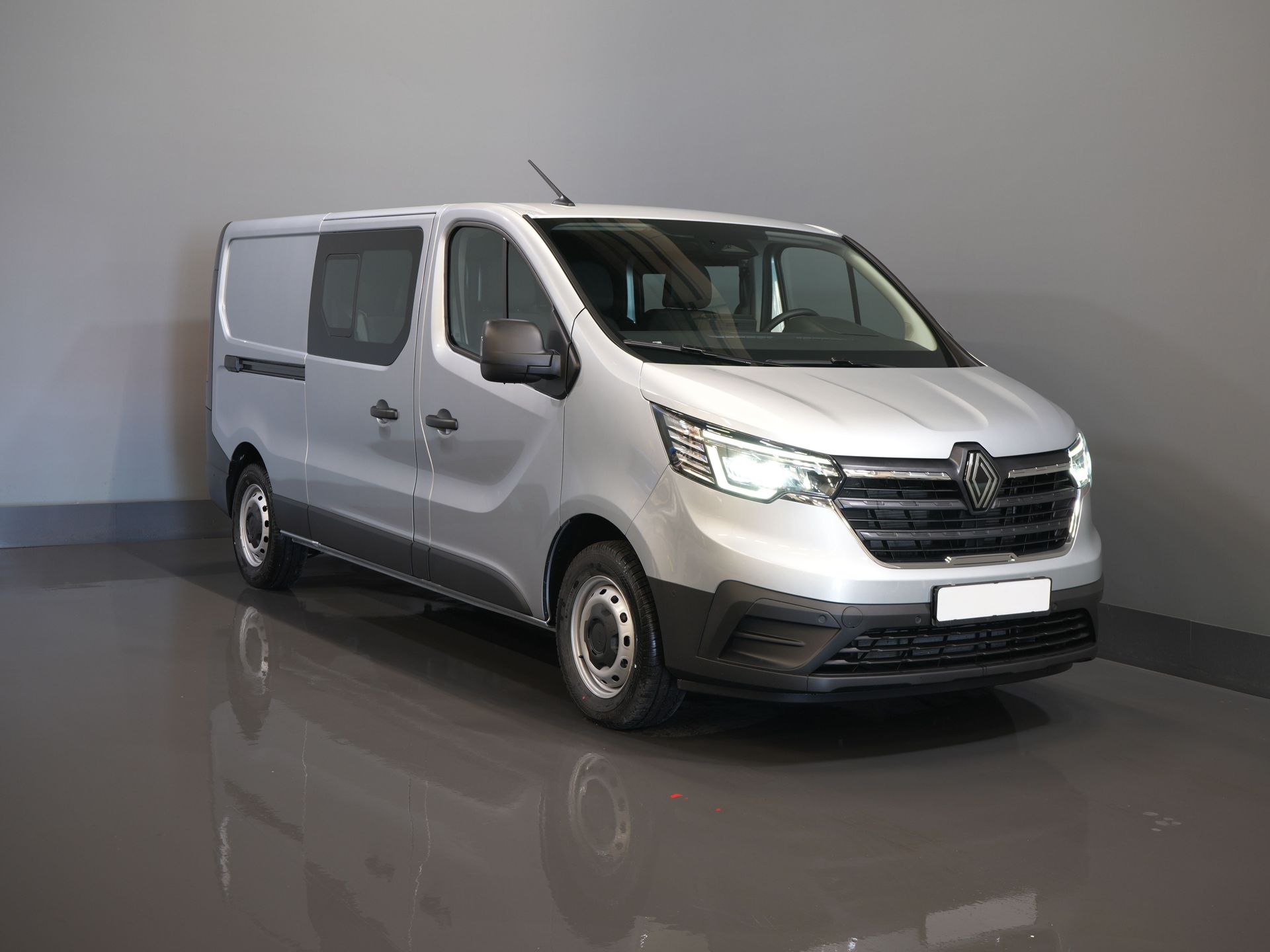 Renault Trafic Van 2.0 dCi 130 hp L2 BPM FREE! DC Doppelkabine LED/ 2x Schiebetür/ Navi/ Carplay/ Kamera/ PDC/ Tempomat