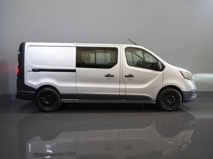 Renault Trafic Van 2.0 dCi 130 hp L2 BPM FREE! DC Doppelkabine LED/ 2x Schiebetür/ Navi/ Carplay/ Kamera/ PDC/ Tempomat