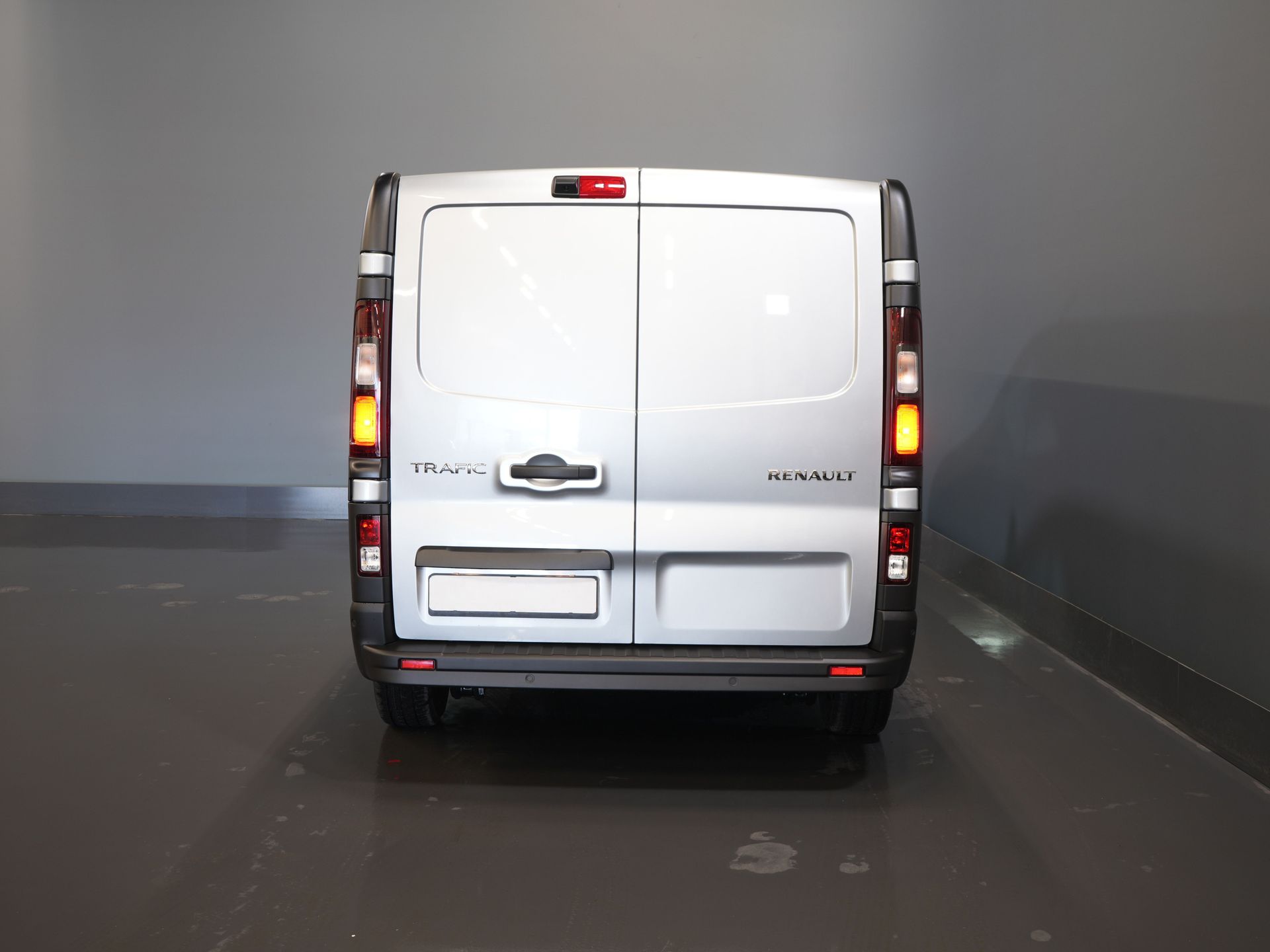 Renault Trafic Van 2.0 dCi 130 hp L2 BPM FREE! DC Doppelkabine LED/ 2x Schiebetür/ Navi/ Carplay/ Kamera/ PDC/ Tempomat