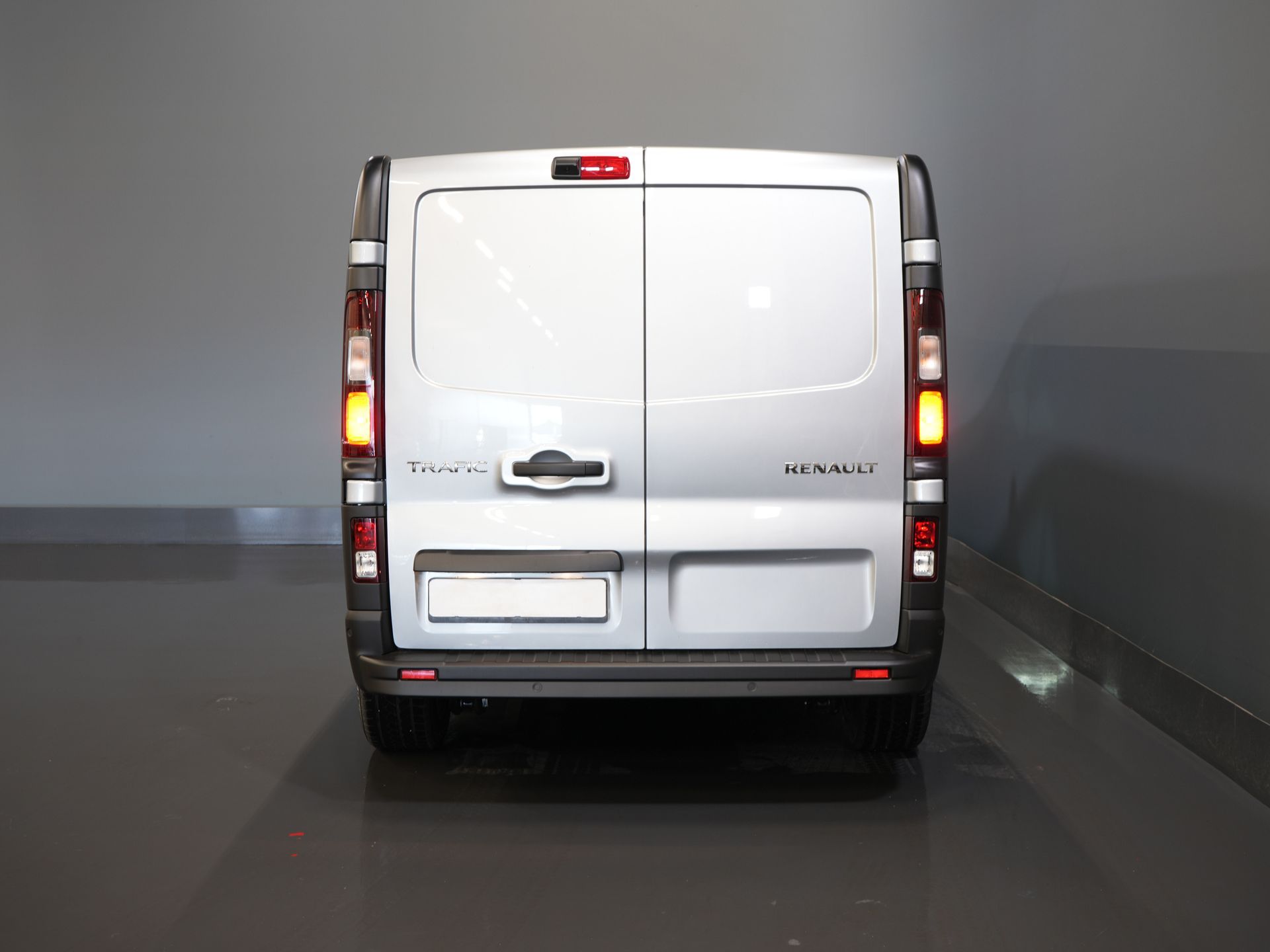 Renault Trafic Van 2.0 dCi 130 hp L2 BPM FREE! DC Doppelkabine LED/ 2x Schiebetür/ Navi/ Carplay/ Kamera/ PDC/ Tempomat