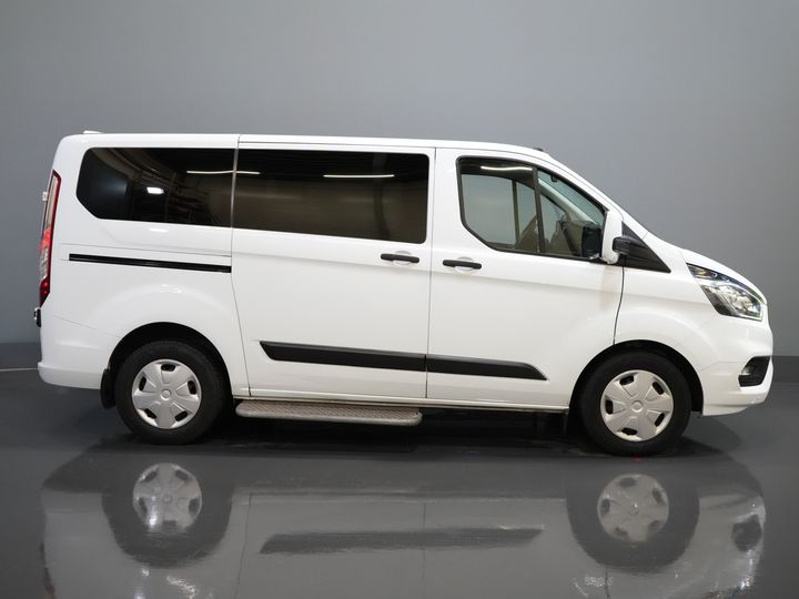 Ford Transit Custom Passenger Transport Tourneo 2.0 TDCI € 30,182 incl. TVA/BPM Trend Combi/ Kombi/ 9 Person/ 9 P/ Cruise/ PDC/ Airco