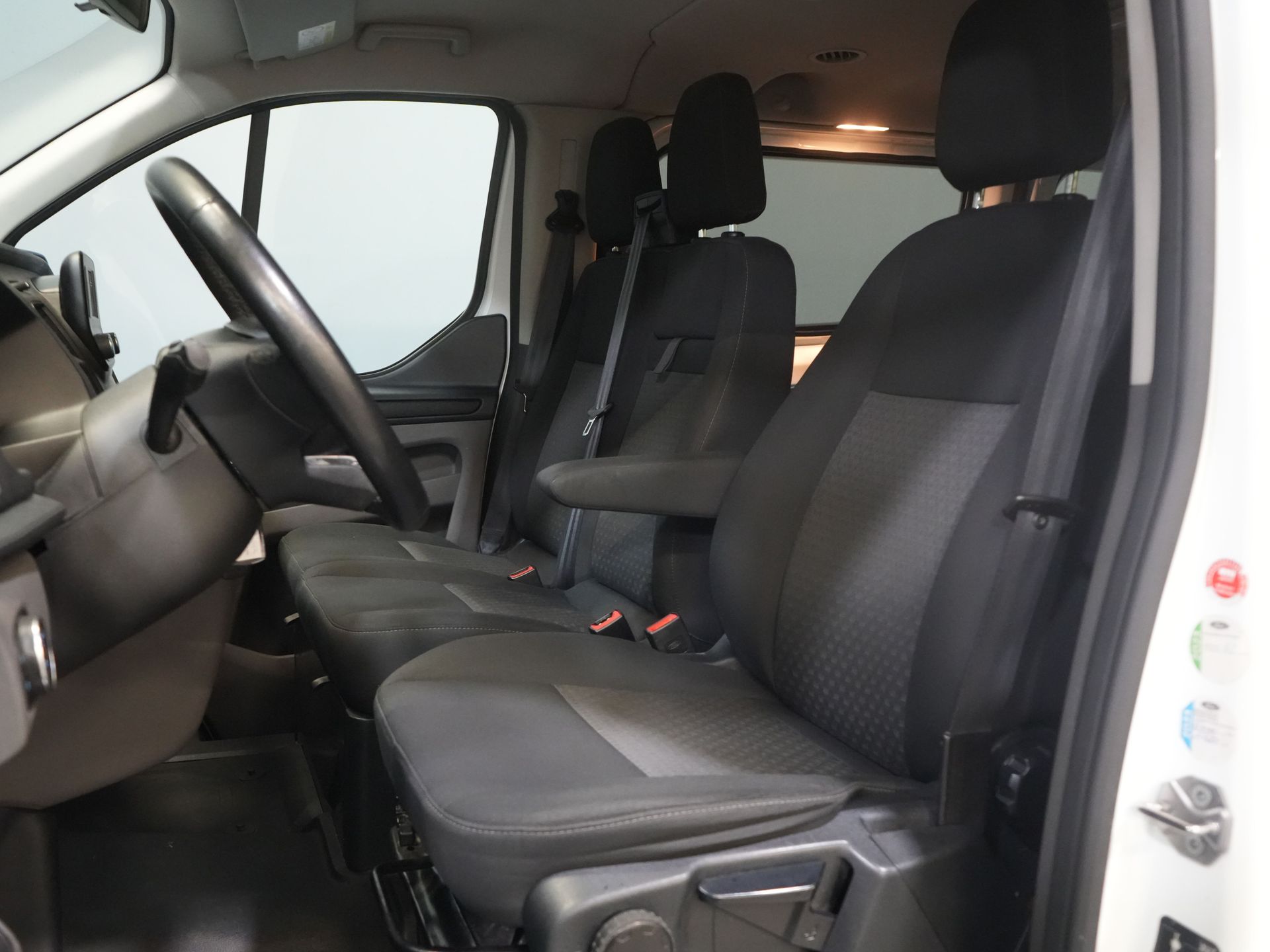 Ford Transit Custom Passenger Transport Tourneo 2.0 TDCI € 30,182 incl. TVA/BPM Trend Combi/ Kombi/ 9 Person/ 9 P/ Cruise/ PDC/ Airco