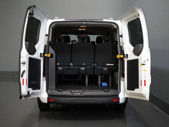 Ford Transit Custom Passenger Transport Tourneo 2.0 TDCI € 30,182 incl. TVA/BPM Trend Combi/ Kombi/ 9 Person/ 9 P/ Cruise/ PDC/ Airco