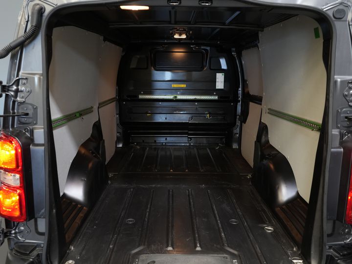 Peugeot Expert Bestelbus 2.0 HDI 125 pk L3 EXPORT ONLY Carplay/ PDC/ Cruise/ Navi/ Trekhaak/ Airco