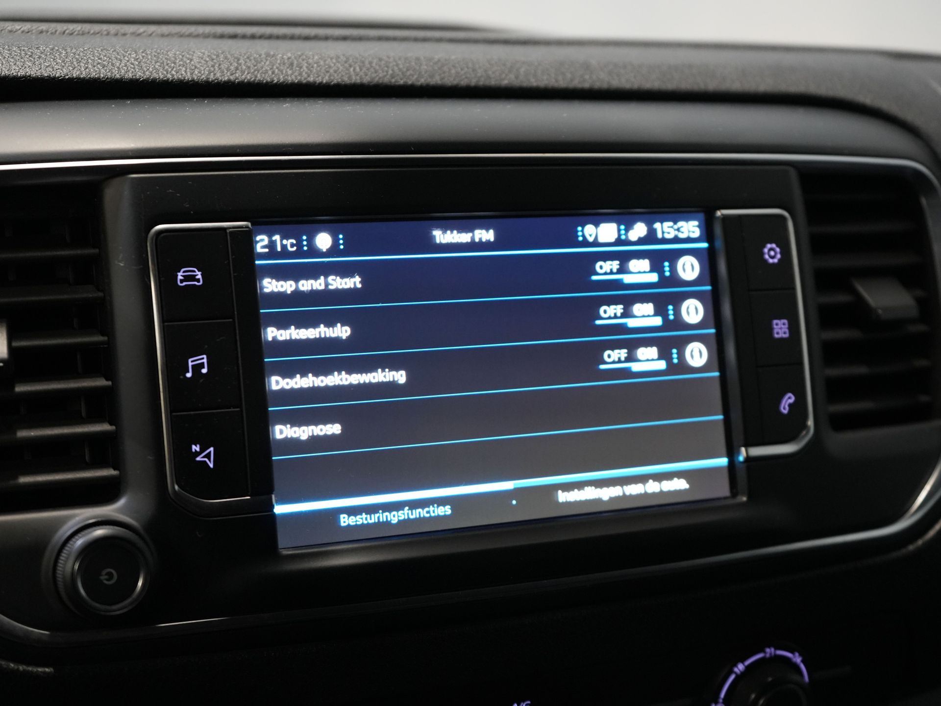 Peugeot Expert Bestelbus 2.0 HDI 125 pk L3 EXPORT ONLY Carplay/ PDC/ Cruise/ Navi/ Trekhaak/ Airco