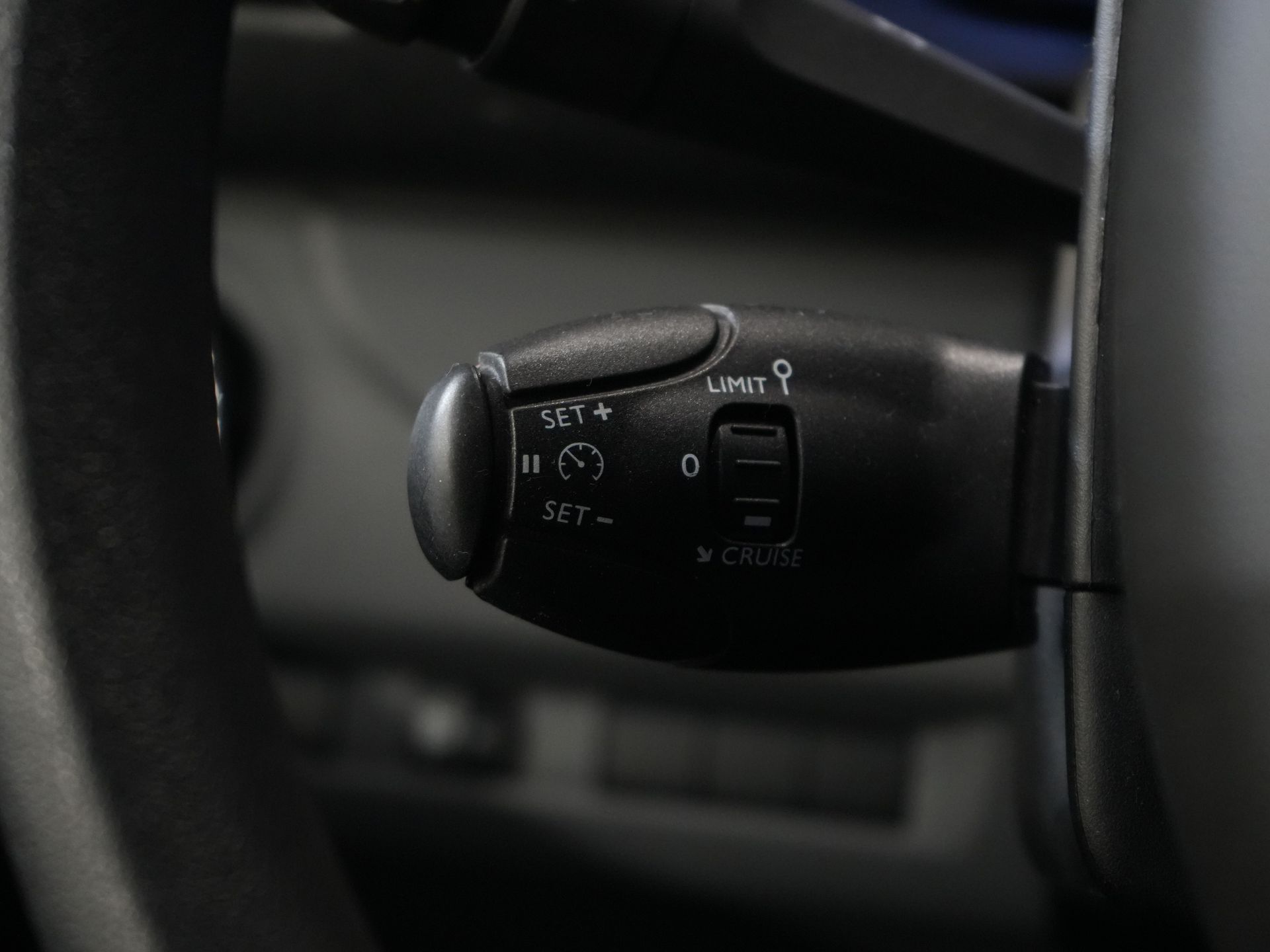 Peugeot Expert Bestelbus 2.0 HDI 125 pk L3 EXPORT ONLY Carplay/ PDC/ Cruise/ Navi/ Trekhaak/ Airco
