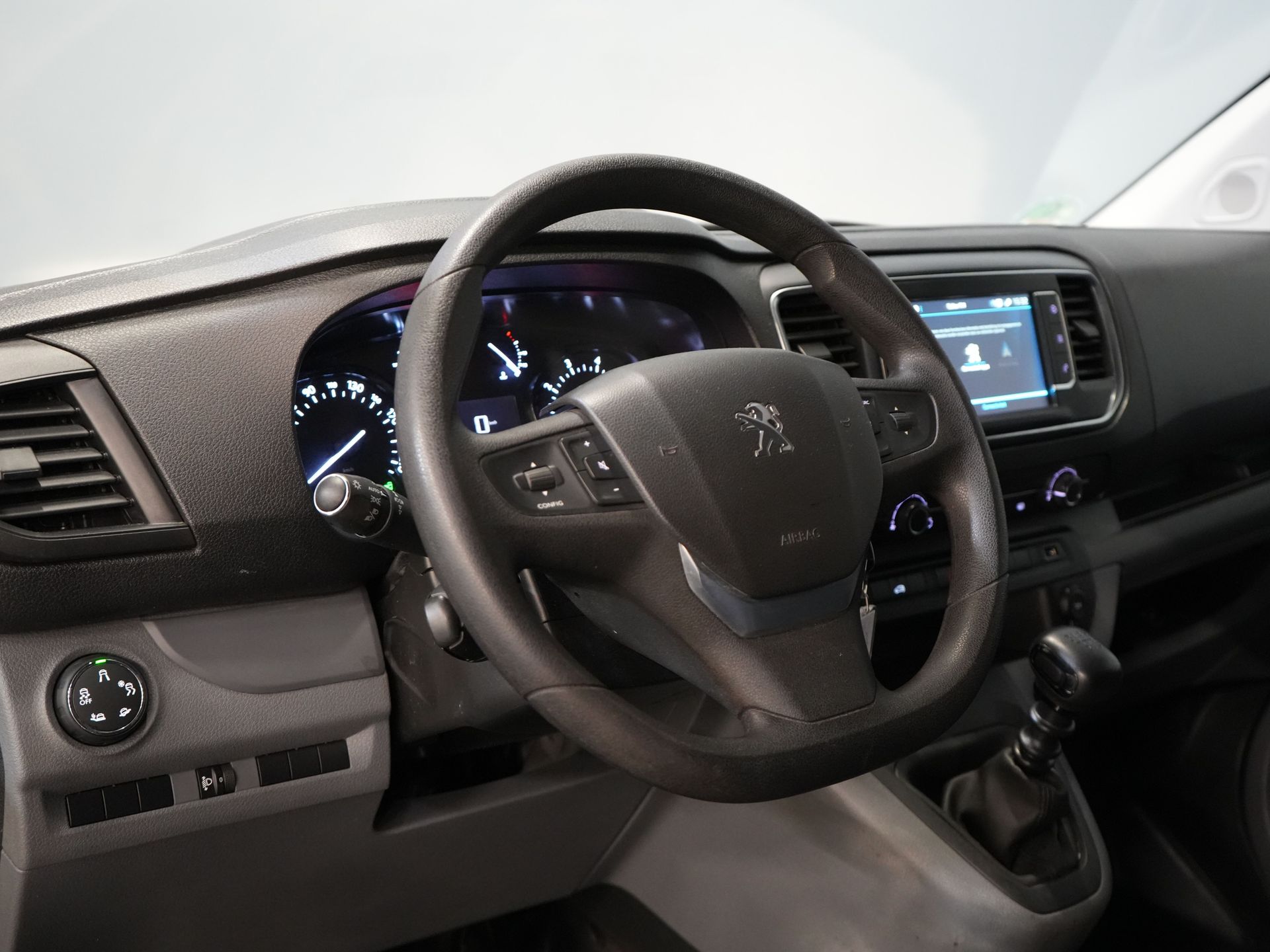 Peugeot Expert Bestelbus 2.0 HDI 125 pk L3 EXPORT ONLY Carplay/ PDC/ Cruise/ Navi/ Trekhaak/ Airco