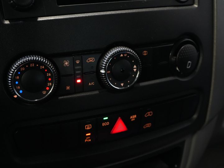 Mercedes-Benz Sprinter Пасажирський транспорт 213 2.2 CDI Авт. L2H2 €13 915,- Вкл. ПДВ (BPM FREE) ЕКСПОРТ Комбі/ 9 осіб/ Kombi/ 9P/ Airco/ PDC