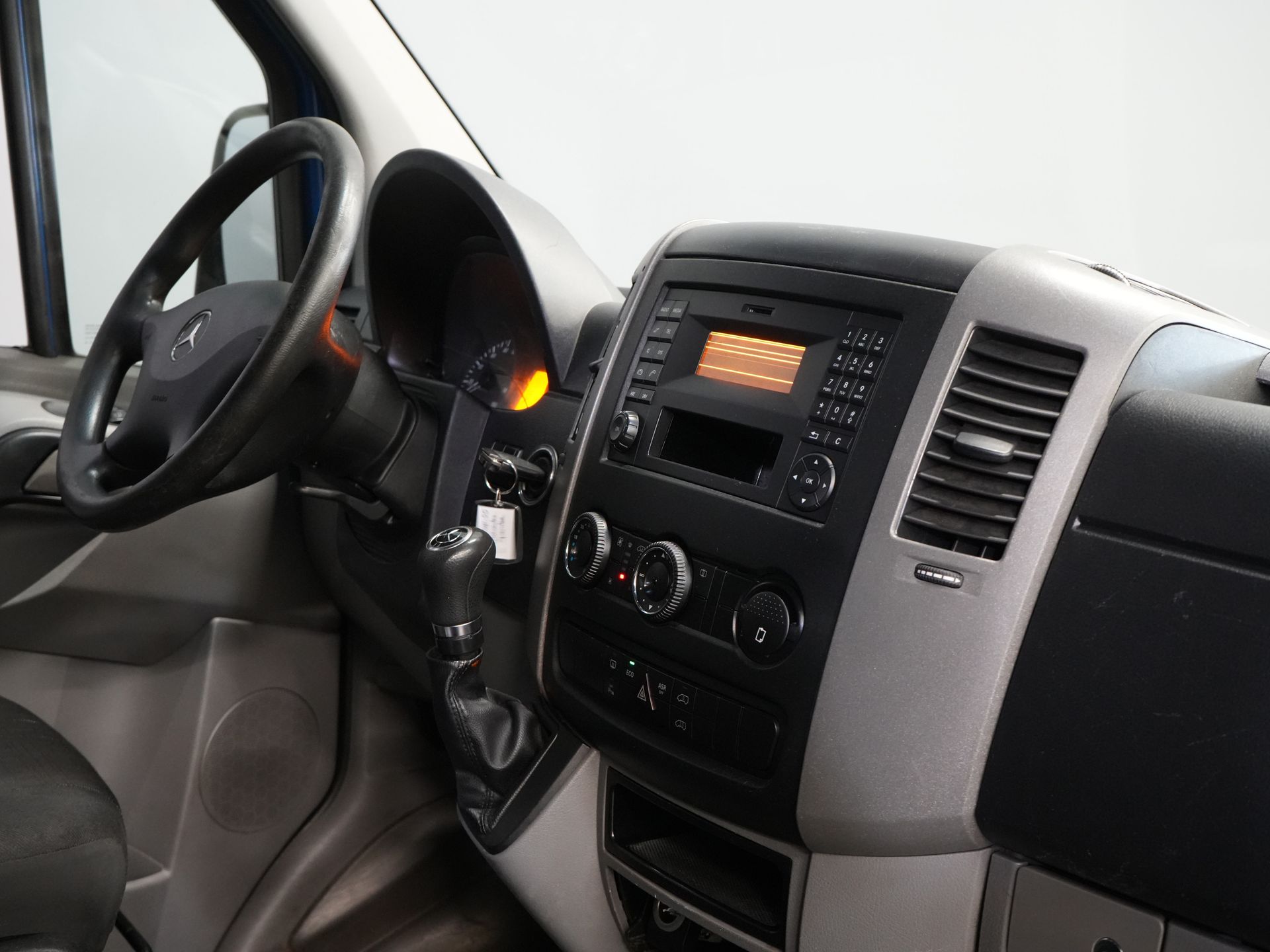 Mercedes-Benz Sprinter Пасажирський транспорт 213 2.2 CDI Авт. L2H2 €13 915,- Вкл. ПДВ (BPM FREE) ЕКСПОРТ Комбі/ 9 осіб/ Kombi/ 9P/ Airco/ PDC