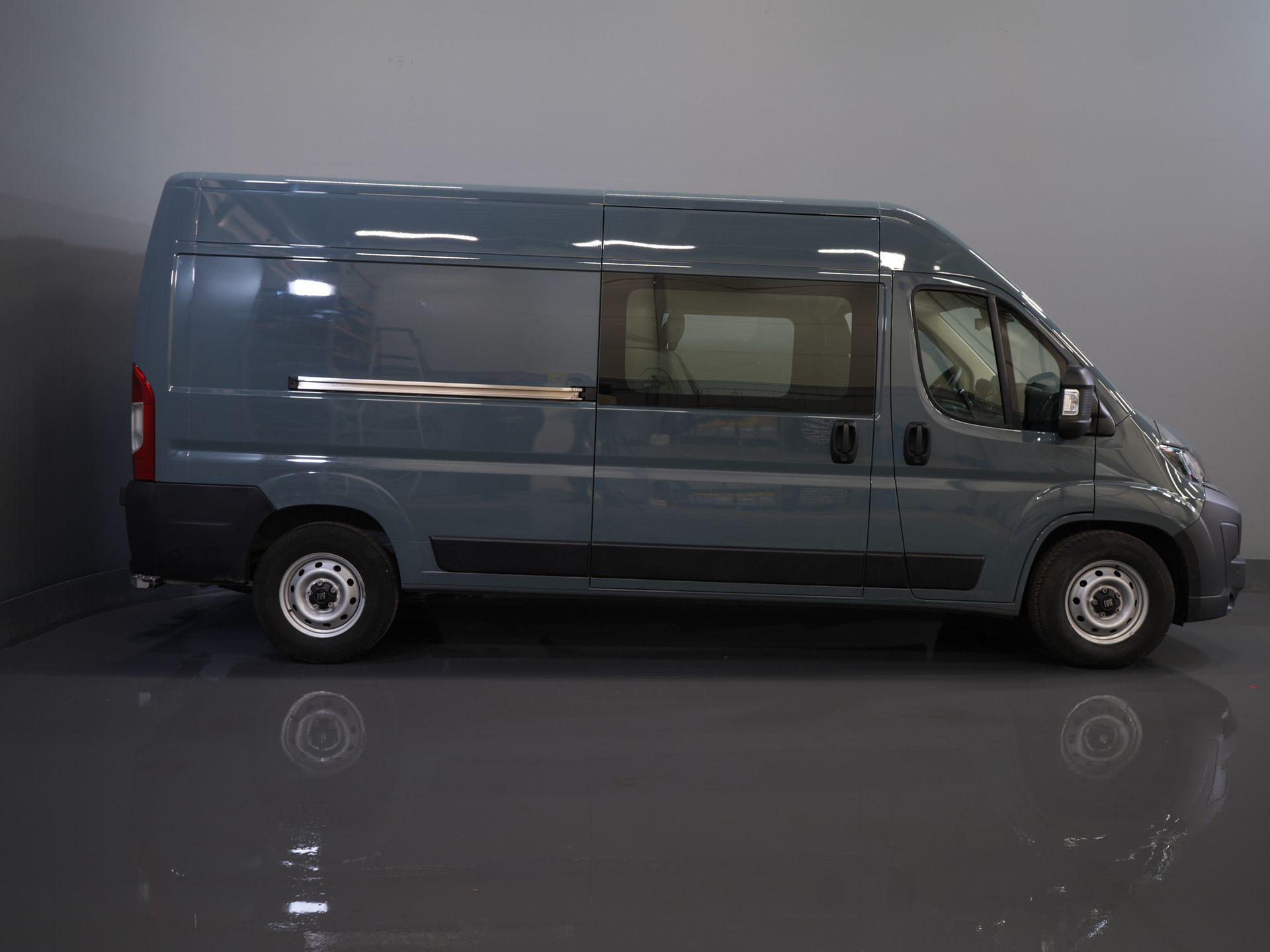 Fiat Ducato Furgone 2.2 MJ 180 CV Aut. L3H2 DC Doppia Cabina ESENTE BPM! 6 Pers./ 2x Porta Scorrevole/ Climatizzatore/ 2,5 t di traino/ Cruise Control/ Telecamera/ Gancio di traino