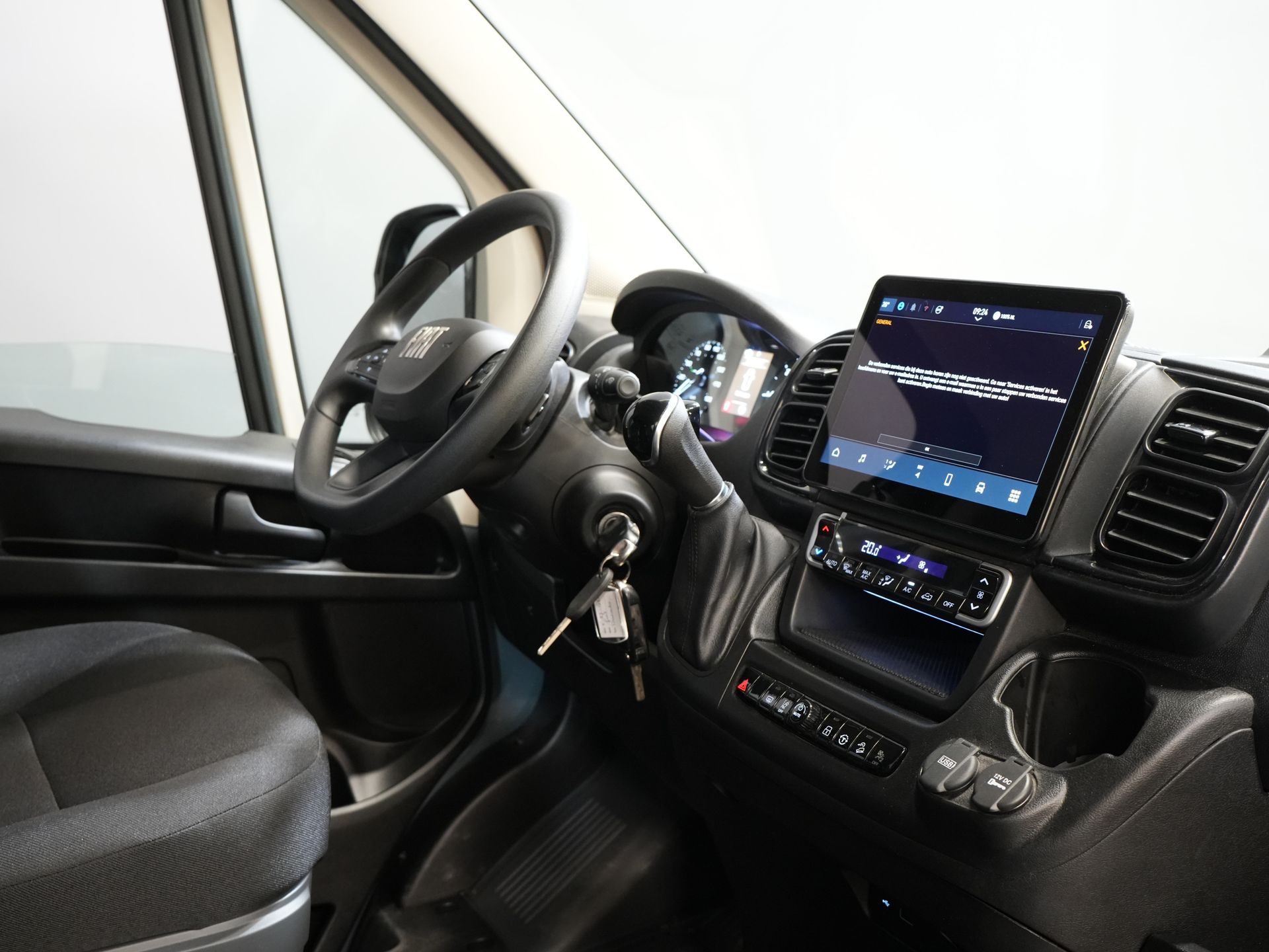 Fiat Ducato Furgone 2.2 MJ 180 CV Aut. L3H2 DC Doppia Cabina ESENTE BPM! 6 Pers./ 2x Porta Scorrevole/ Climatizzatore/ 2,5 t di traino/ Cruise Control/ Telecamera/ Gancio di traino