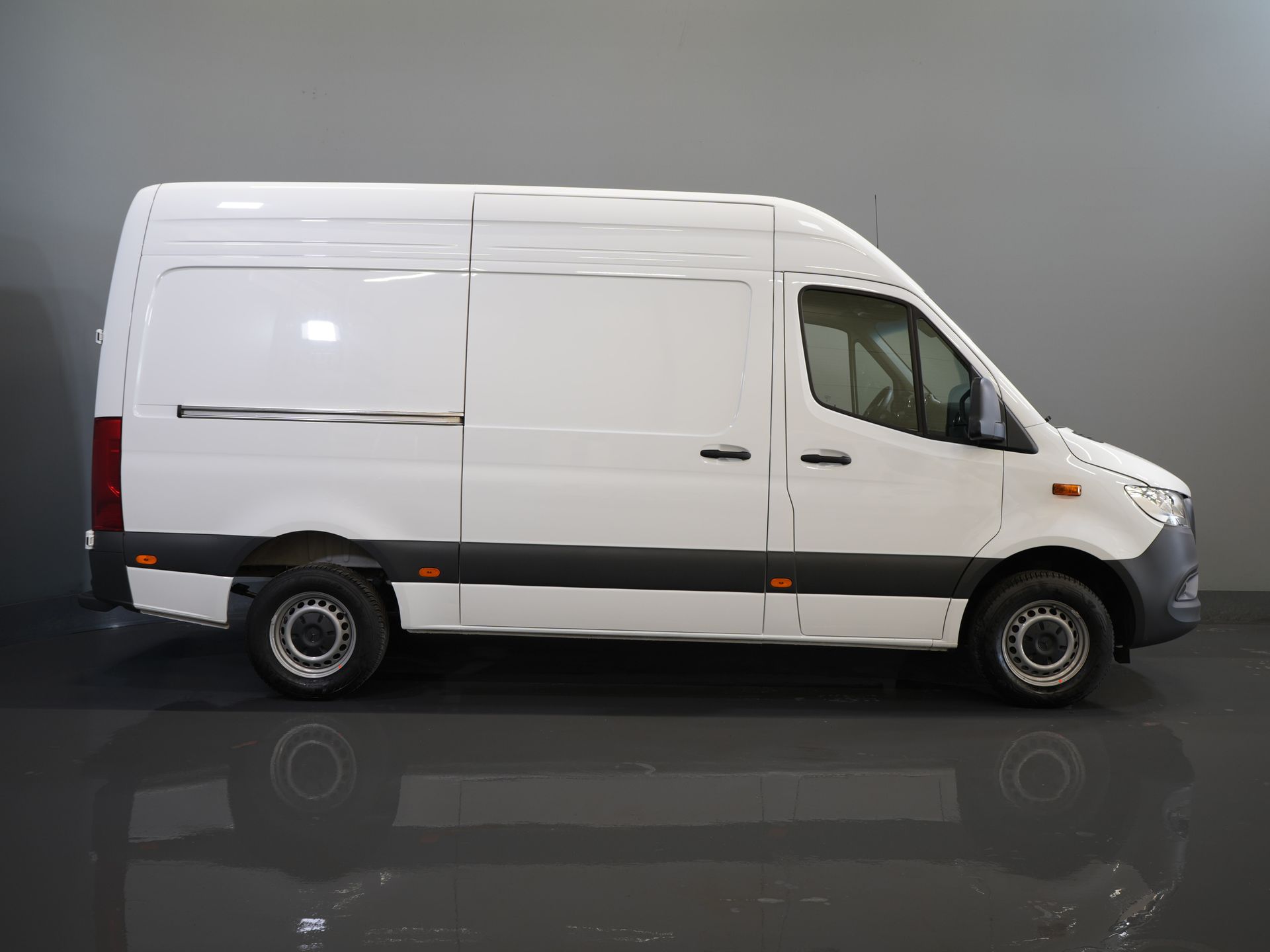 Mercedes-Benz Sprinter Van 317 CDI Aut. L2H2 BPM GRATIS! 3.5t holowanie/montowane siedzenia/ 270 Gr. drzwi/ ogrzewanie siedzeń/Navi/ kamera/ Cruise/ Airco/ DAB