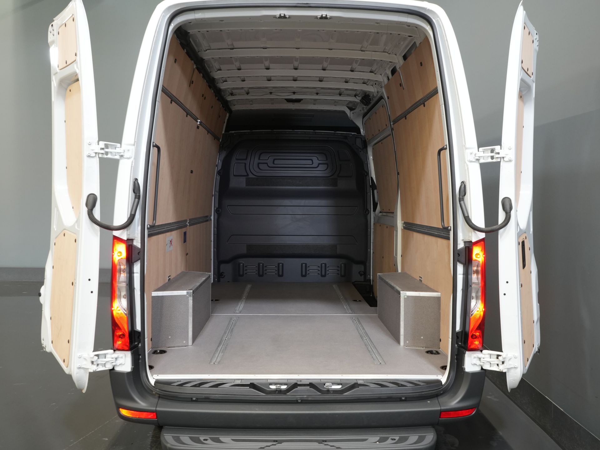 Mercedes-Benz Sprinter Van 317 CDI Aut. L2H2 BPM GRATIS! 3.5t holowanie/montowane siedzenia/ 270 Gr. drzwi/ ogrzewanie siedzeń/Navi/ kamera/ Cruise/ Airco/ DAB