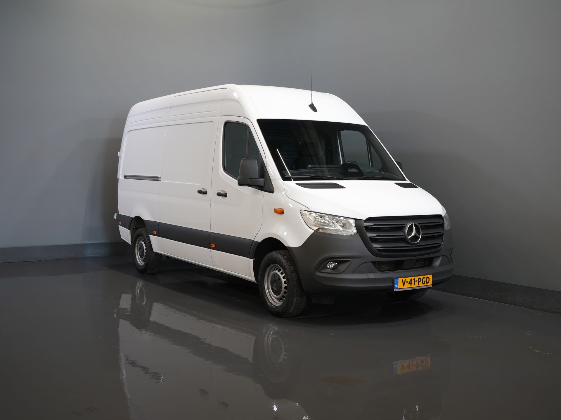Mercedes-Benz Sprinter Van 317 CDI Aut. L2H2 BPM GRATIS! 3.5t holowanie/montowane siedzenia/ 270 Gr. drzwi/ ogrzewanie siedzeń/Navi/ kamera/ Cruise/ Airco/ DAB