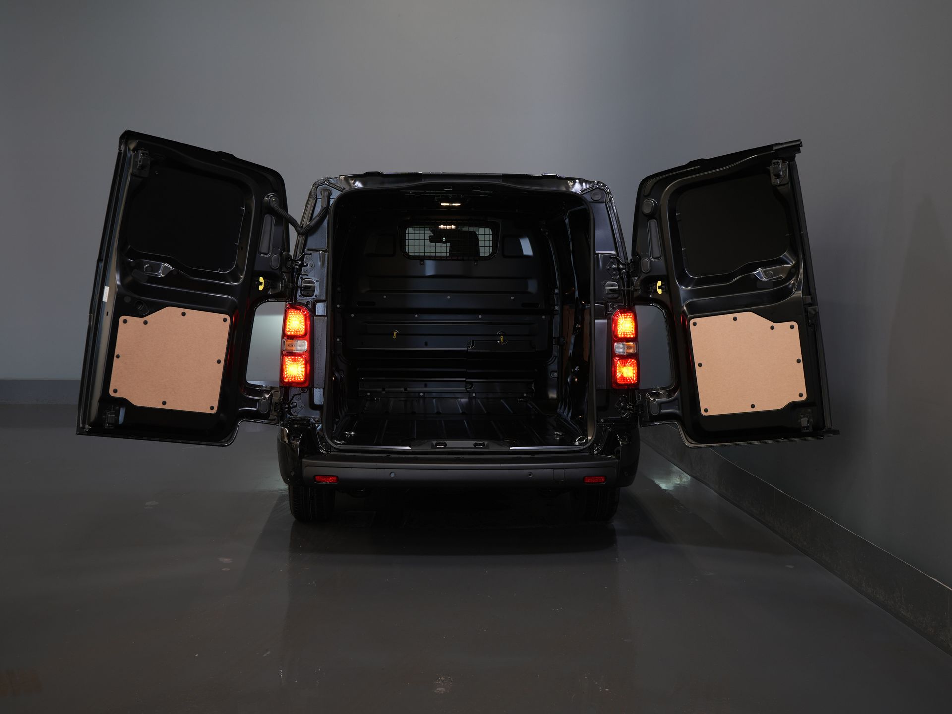 Toyota PROACE Electric Worker Van 75 kWh L3 345 km WLTP LED/ Schnellladegerät/ Keyless/ Adapt.Cruise/ Steerverw./ Stoelverw./ Navi/ Carplay/ Kamera/ PDC/ Airco