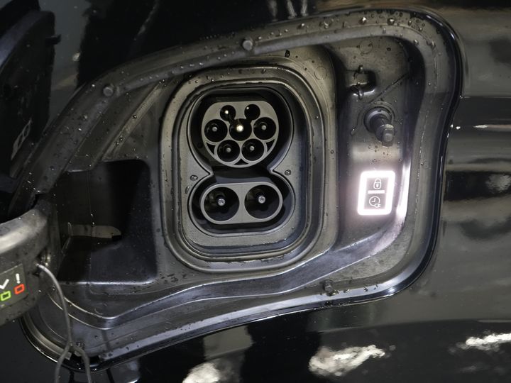 Toyota PROACE Electric Worker Van 75 kWh L3 345 km WLTP LED/ Schnellladegerät/ Keyless/ Adapt.Cruise/ Steerverw./ Stoelverw./ Navi/ Carplay/ Kamera/ PDC/ Airco