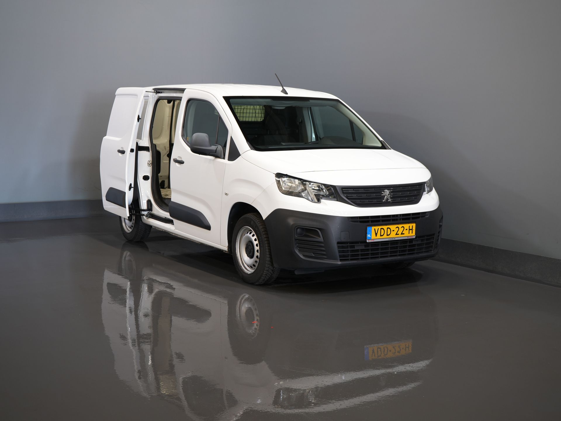 Peugeot Partner Bestelbus 1.6 HDI 75 pk EXPORT ONLY Rijdt Prima/ Volledig Onderhouden/ Airco/