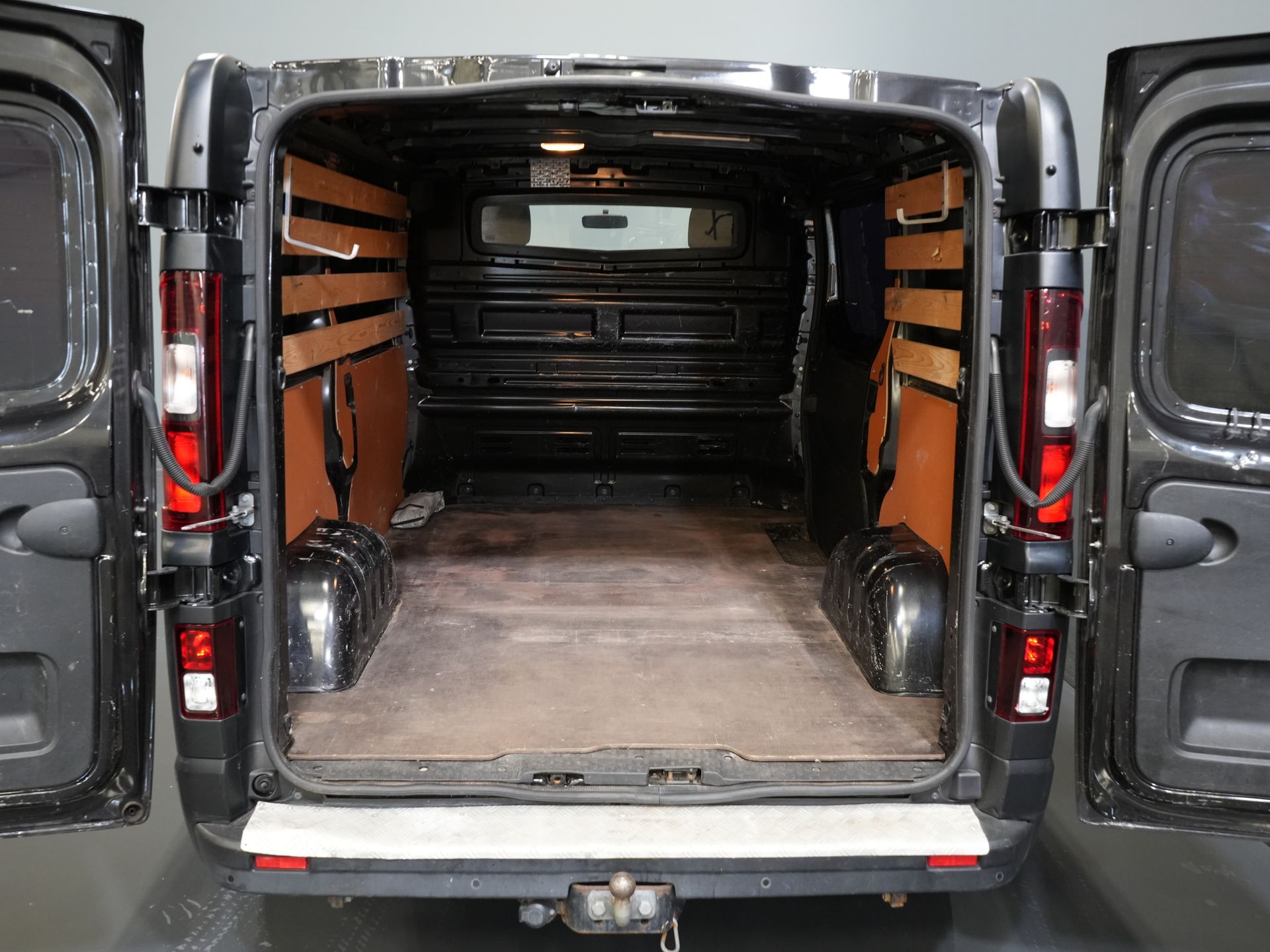 Renault Trafic Van 1.6 dCi 145 ch Sièges / Airco / Croisière / PDC / Crochet d'attelage