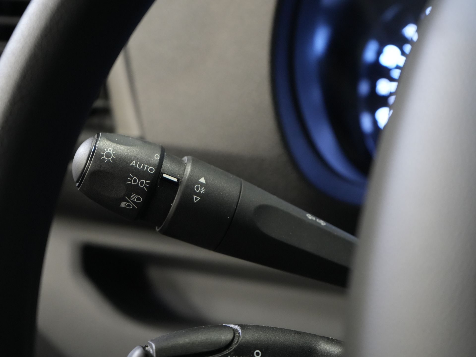 Toyota ProAce Worker Bestelbus 1.5 D-4D 120PK Live Carplay/ Cruise/ Airco/ LMV/ Trekhaak/ Navi/ Camera/ PDC NL Auto