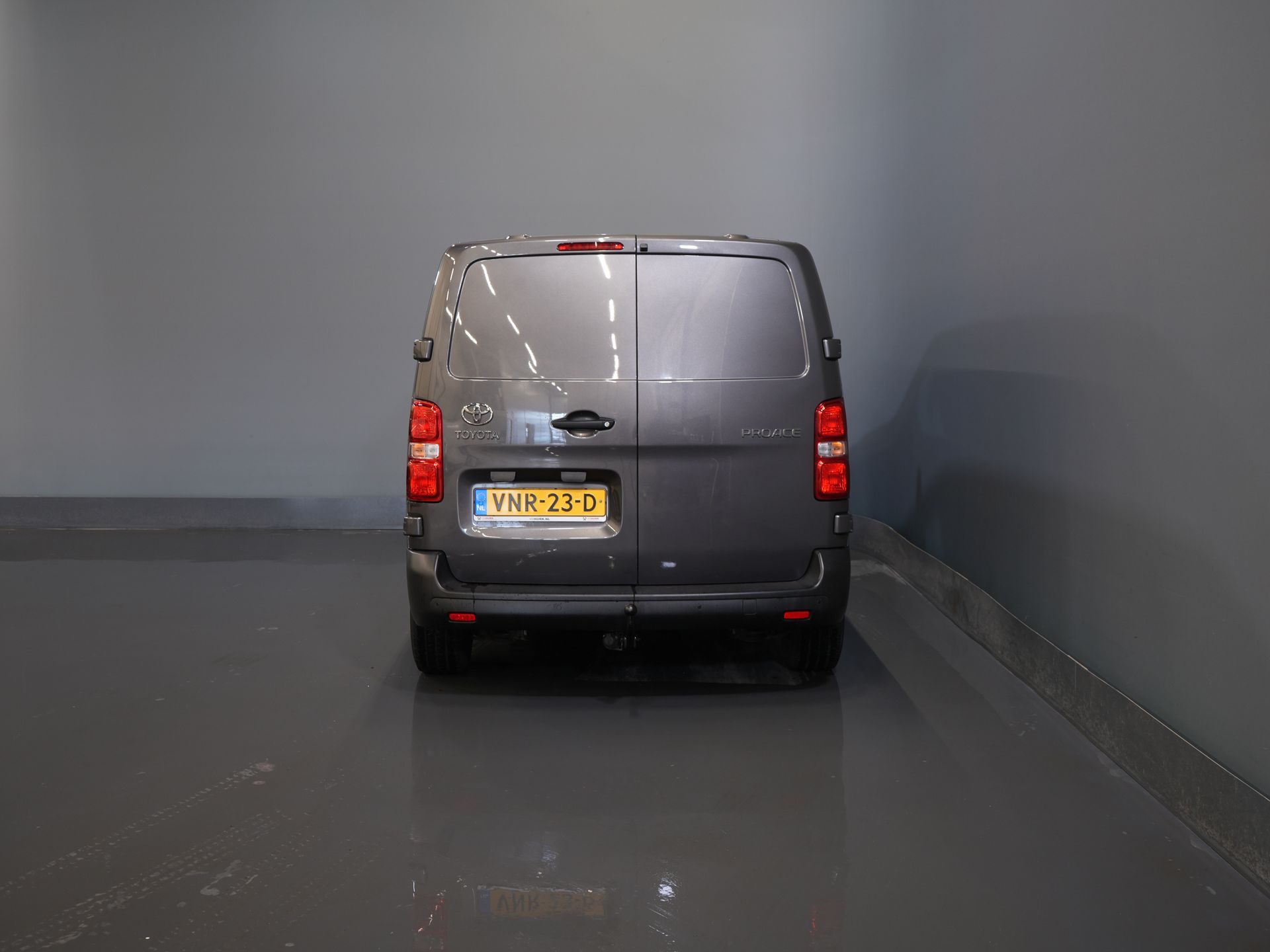 Toyota ProAce Worker Bestelbus 1.5 D-4D 120PK Live Carplay/ Cruise/ Airco/ LMV/ Trekhaak/ Navi/ Camera/ PDC NL Auto