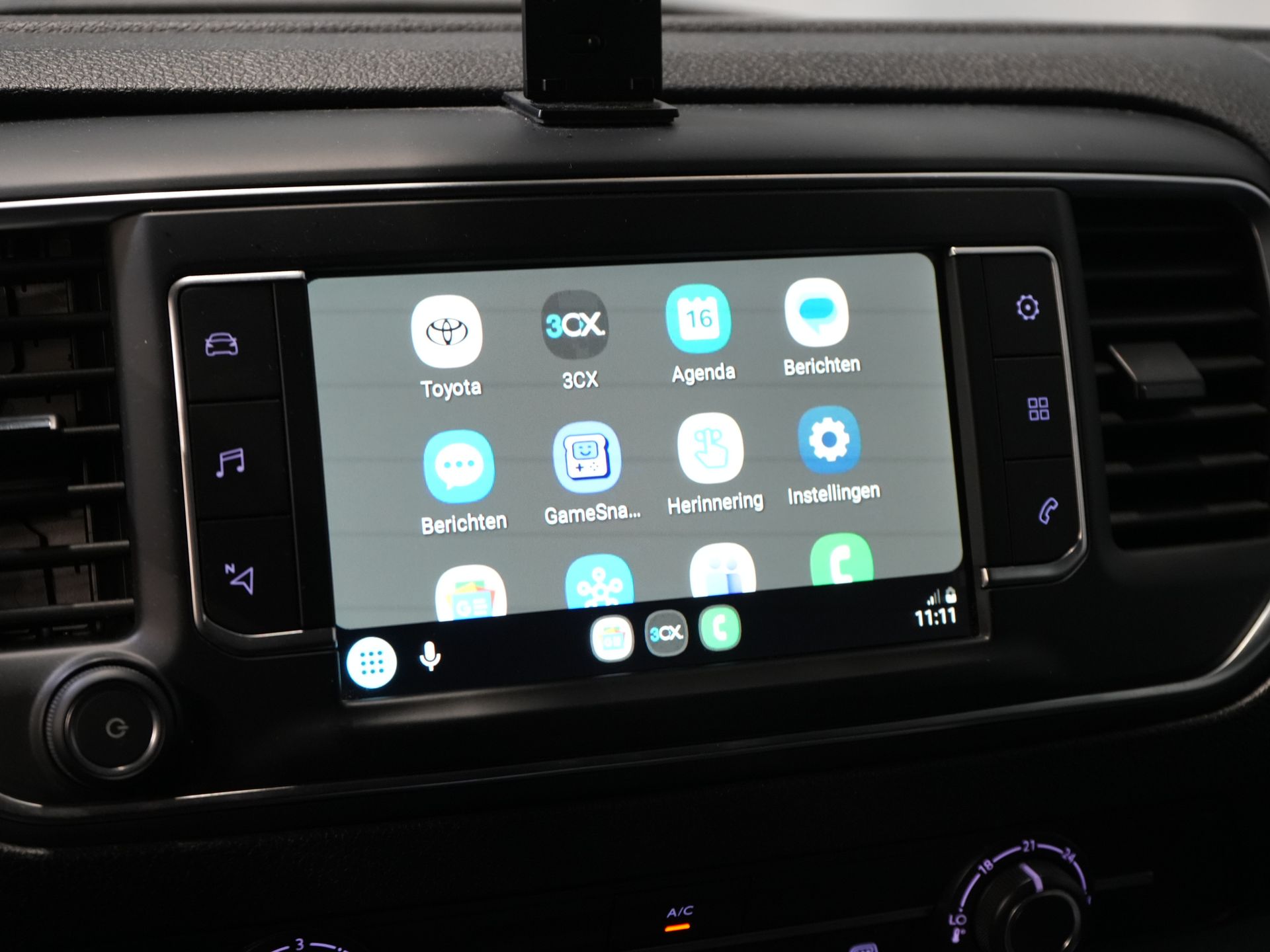 Toyota ProAce Worker Bestelbus 1.5 D-4D 120PK Live Carplay/ Cruise/ Airco/ LMV/ Trekhaak/ Navi/ Camera/ PDC NL Auto