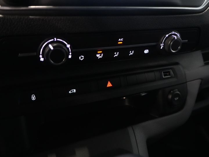 Toyota ProAce Worker Bestelbus 1.5 D-4D 120PK Live Carplay/ Cruise/ Airco/ LMV/ Trekhaak/ Navi/ Camera/ PDC NL Auto