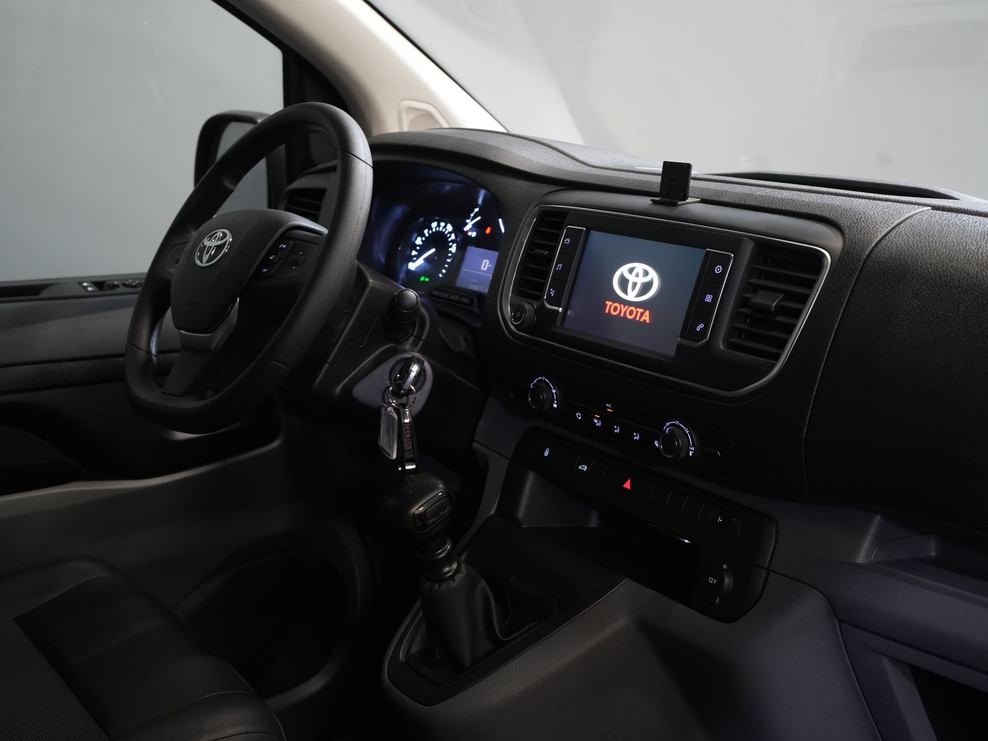 Toyota ProAce Worker Bestelbus 1.5 D-4D 120PK Live Carplay/ Cruise/ Airco/ LMV/ Trekhaak/ Navi/ Camera/ PDC NL Auto