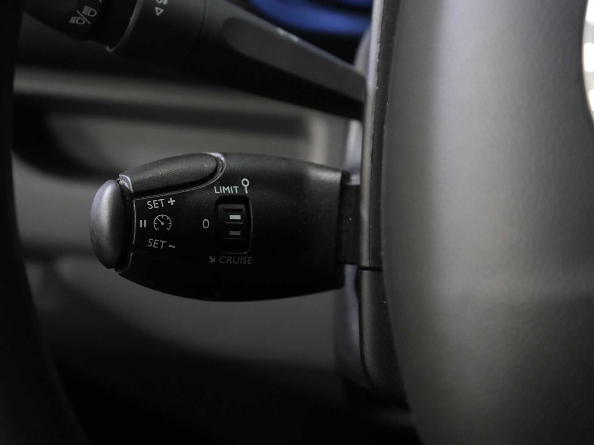 Toyota ProAce Worker Bestelbus 1.5 D-4D 120PK Live Carplay/ Cruise/ Airco/ LMV/ Trekhaak/ Navi/ Camera/ PDC NL Auto