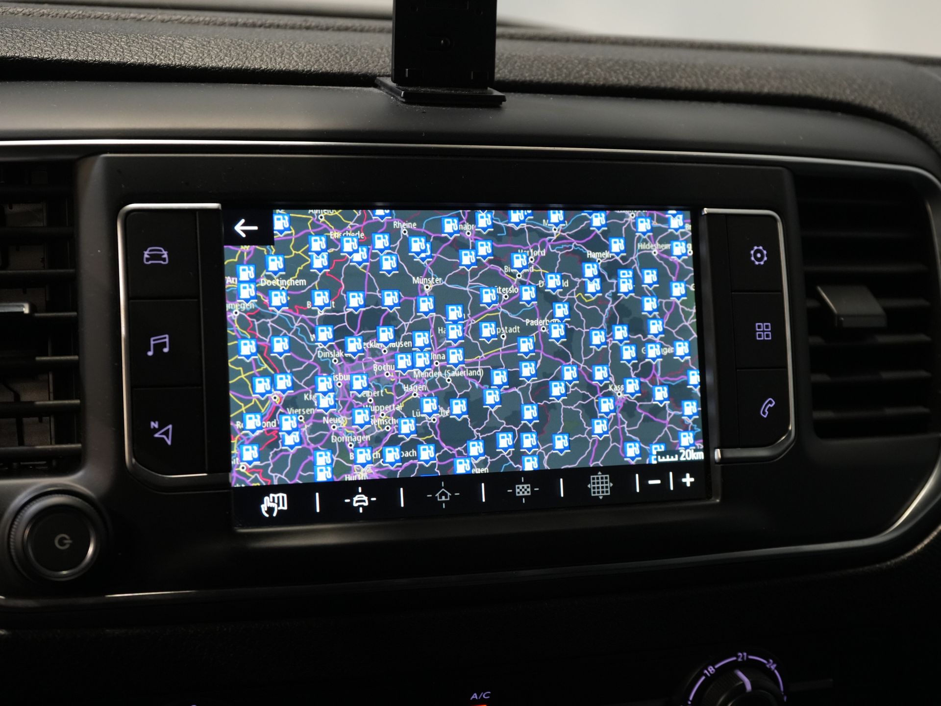 Toyota ProAce Worker Bestelbus 1.5 D-4D 120PK Live Carplay/ Cruise/ Airco/ LMV/ Trekhaak/ Navi/ Camera/ PDC NL Auto