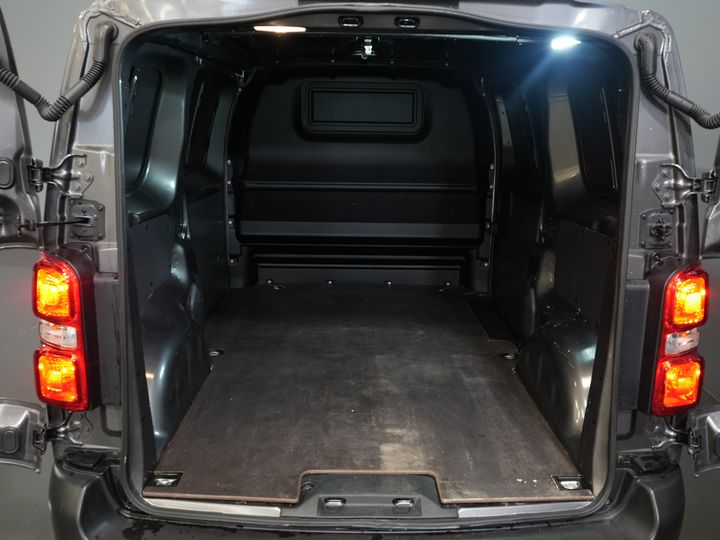 Toyota ProAce Worker Bestelbus 1.5 D-4D 120PK Live Carplay/ Cruise/ Airco/ LMV/ Trekhaak/ Navi/ Camera/ PDC NL Auto