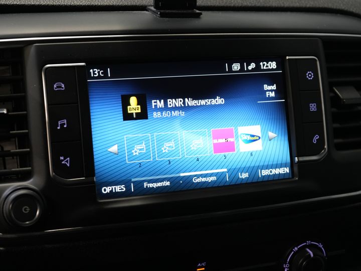 Toyota ProAce Worker Bestelbus 1.5 D-4D 120PK Live Carplay/ Cruise/ Airco/ LMV/ Trekhaak/ Navi/ Camera/ PDC NL Auto