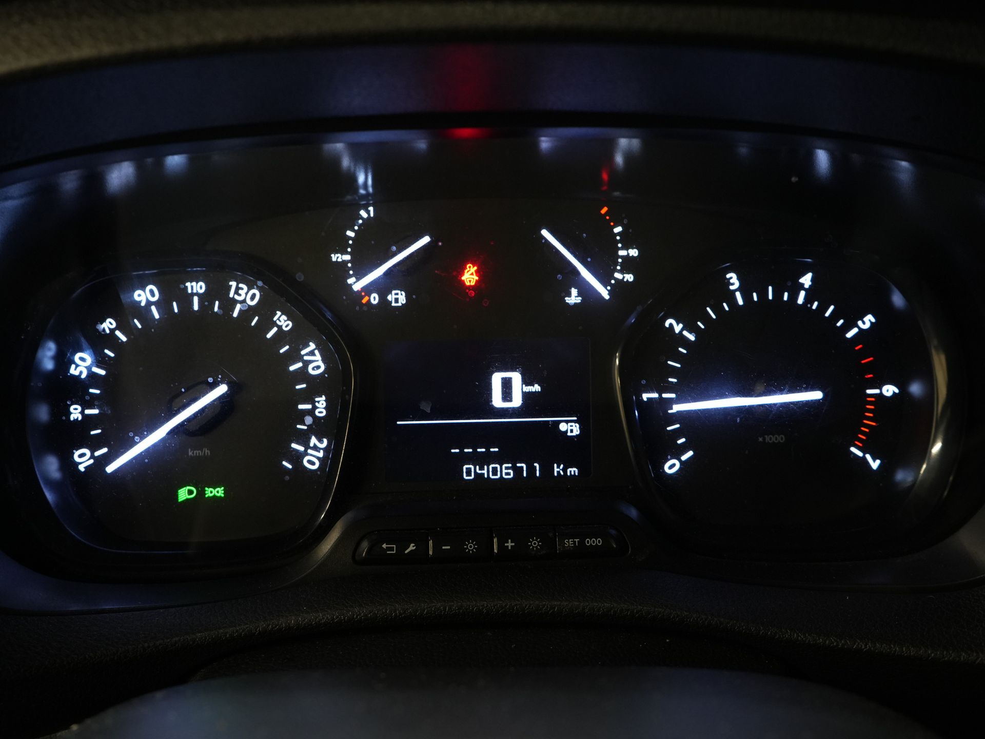 Toyota ProAce Worker Bestelbus 1.5 D-4D 120PK Live Carplay/ Cruise/ Airco/ LMV/ Trekhaak/ Navi/ Camera/ PDC NL Auto