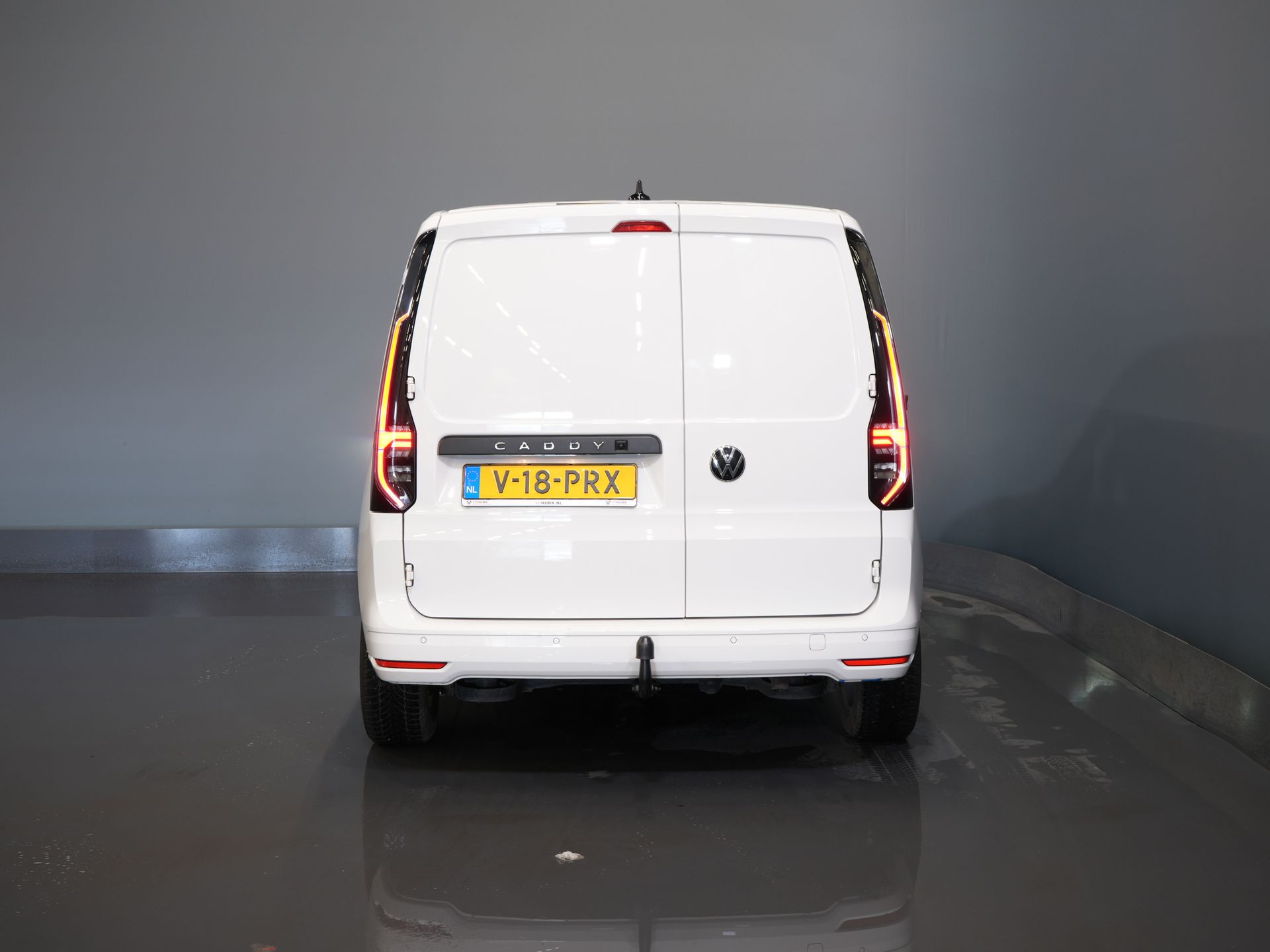 Volkswagen Caddy Cargo Van 2.0 TDI 125 cv DSG Aut. LED/ Adapt.Cruise/ Riscaldatore a cavalletto/ Carplay/ Riscaldamento sedili/ Airco/ Telecamera/ 16 ”LMV/ PDC/ Gancio di traino