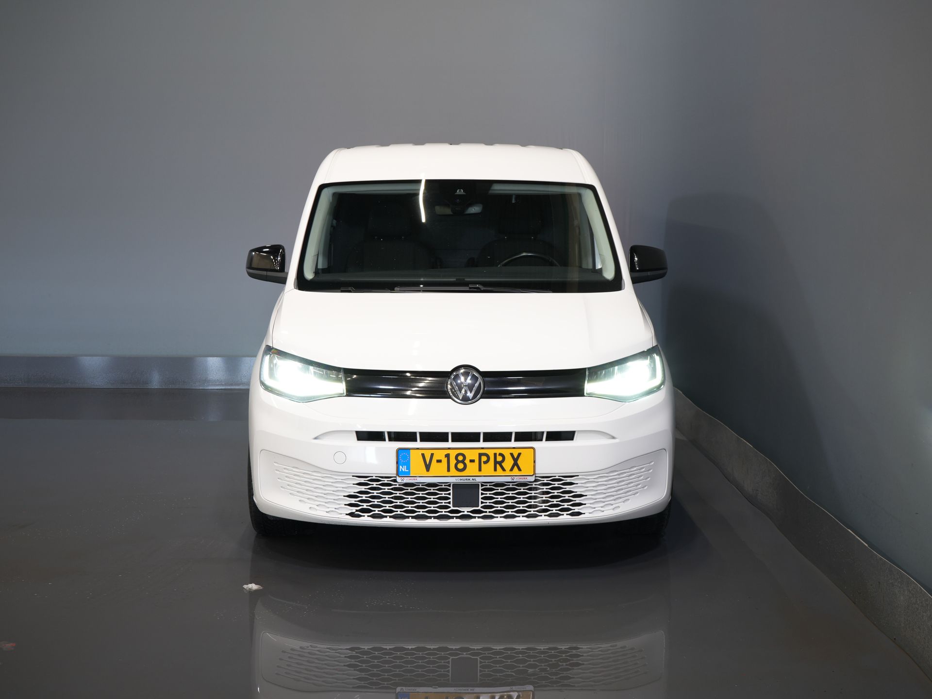 Volkswagen Caddy Cargo Van 2.0 TDI 125 cv DSG Aut. LED/ Adapt.Cruise/ Riscaldatore a cavalletto/ Carplay/ Riscaldamento sedili/ Airco/ Telecamera/ 16 ”LMV/ PDC/ Gancio di traino